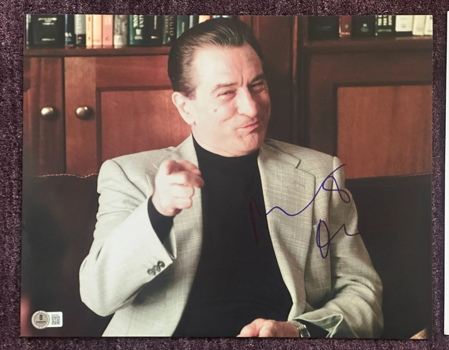 ROBERT DENIRO — ROBERT DENIRO Signed ANALYZE THIS 11x14 PHOTO with Beckett (BAS) LOA AUTO 10, изображение 2