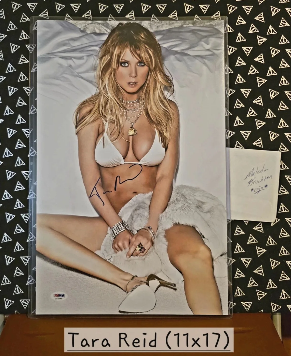 Tara Reid — Tara Reid Signed Original 11x17 Movie Photo PSA/DNA Authenticated