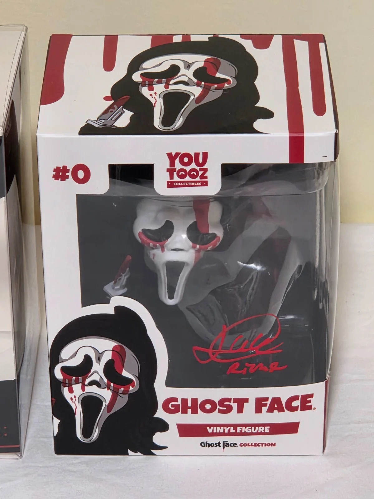 Jack Quaid — Jack Quaid Signed YouTooz Vinyl Figure. Scream 5. Ghostface. Horror. Beckett COA, изображение 2