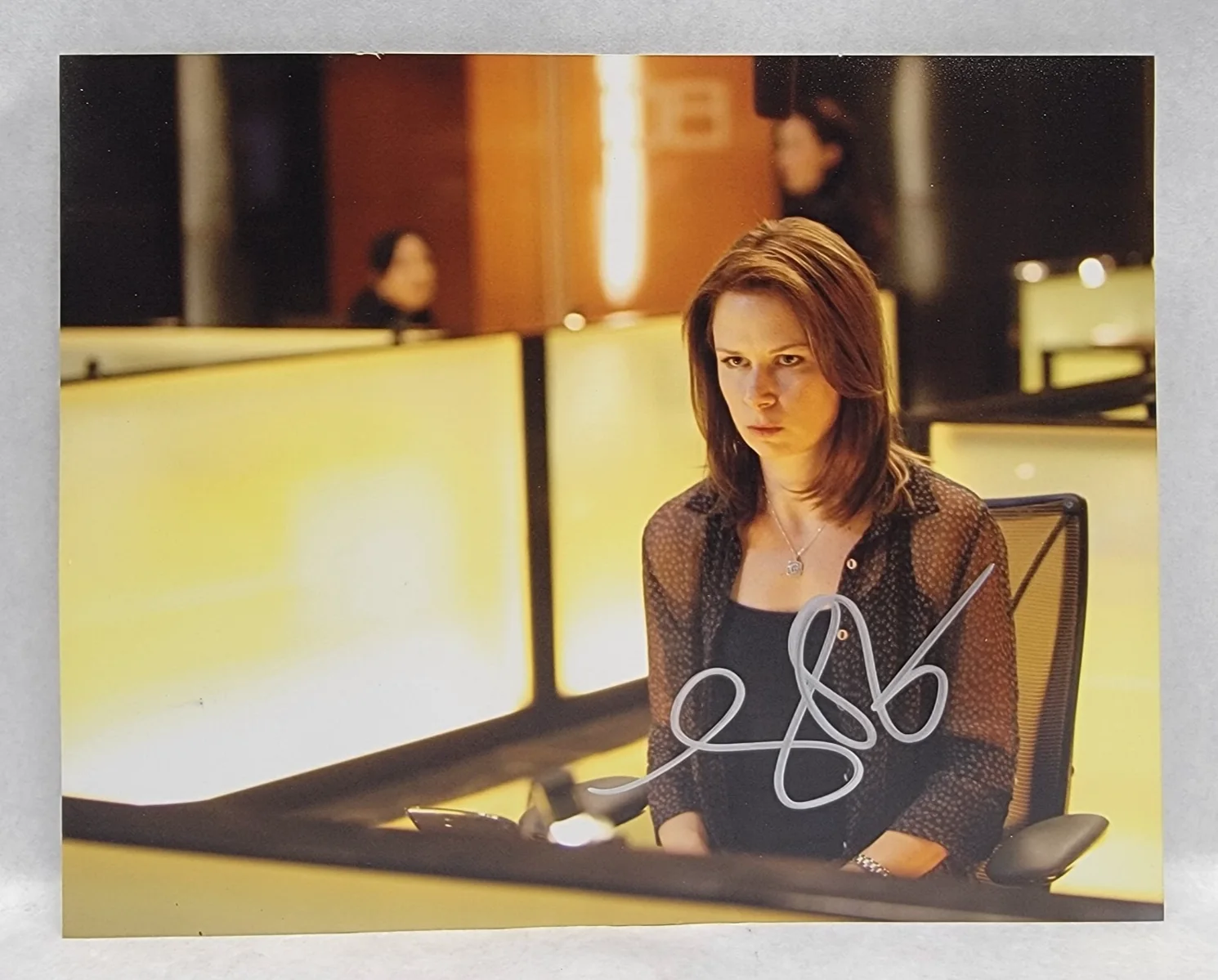 Mary Lynn Rajskub — Mary Lynn Rajskub (Chloe from 24) Signed 8x10 Autograph Photo - Pristine COA, image 2