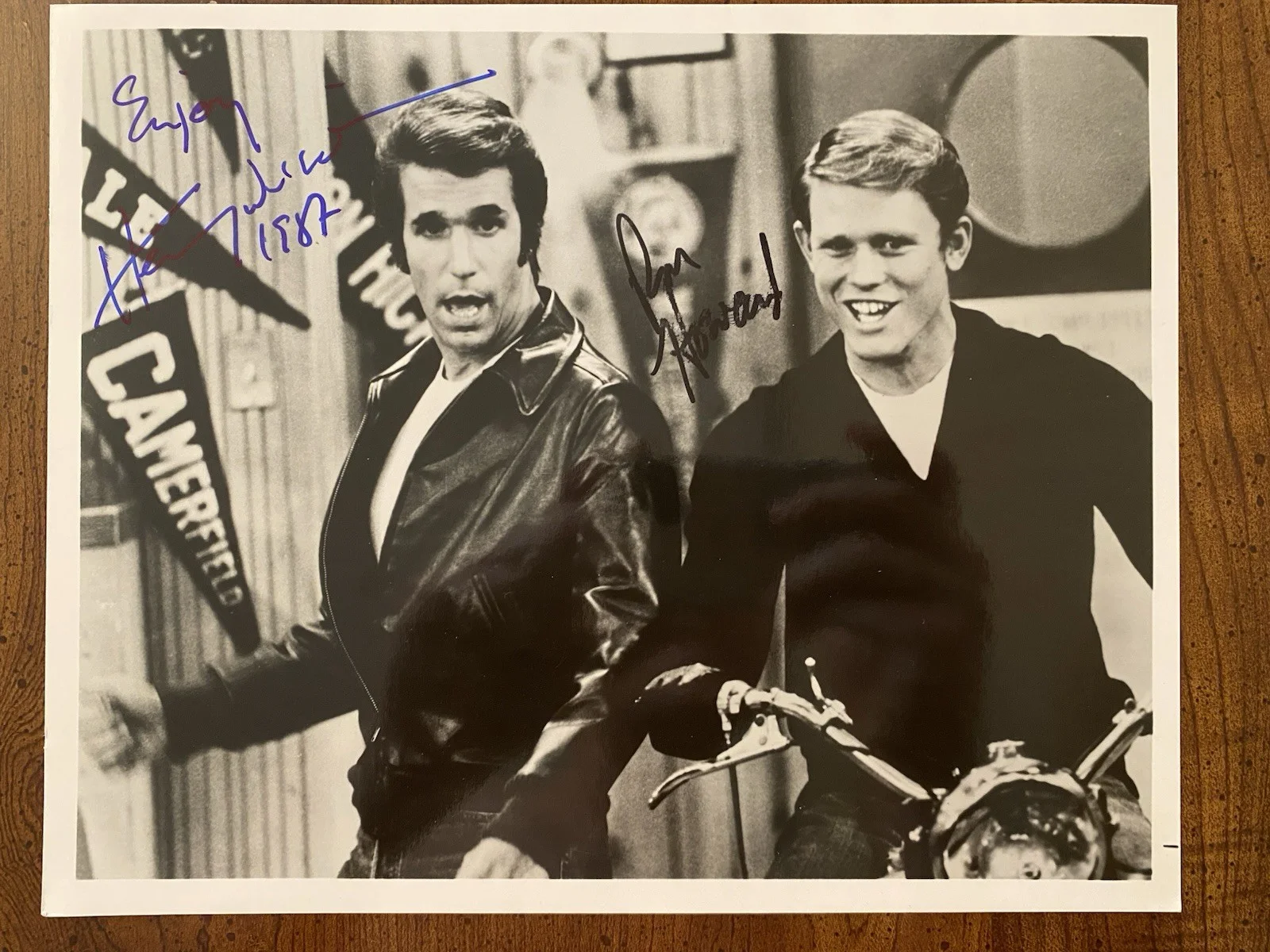 Ron Howard, Henry Winkler — Ron Howard Henry Winkler Signed Autographed Happy Days Photo With COA BOTH RARE