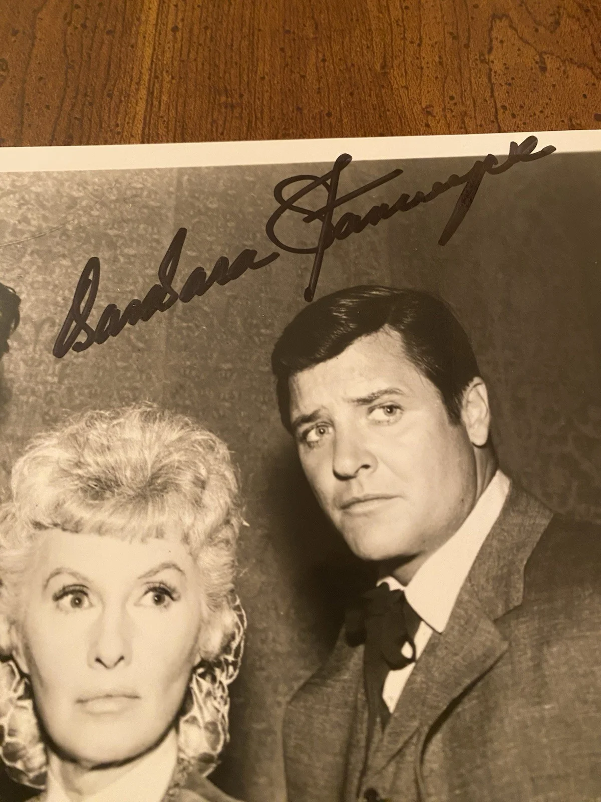 Barbara Stanwyck — Barbara Stanwyck Signed Autographed The Big Valley Photo With COA RARE, изображение 3