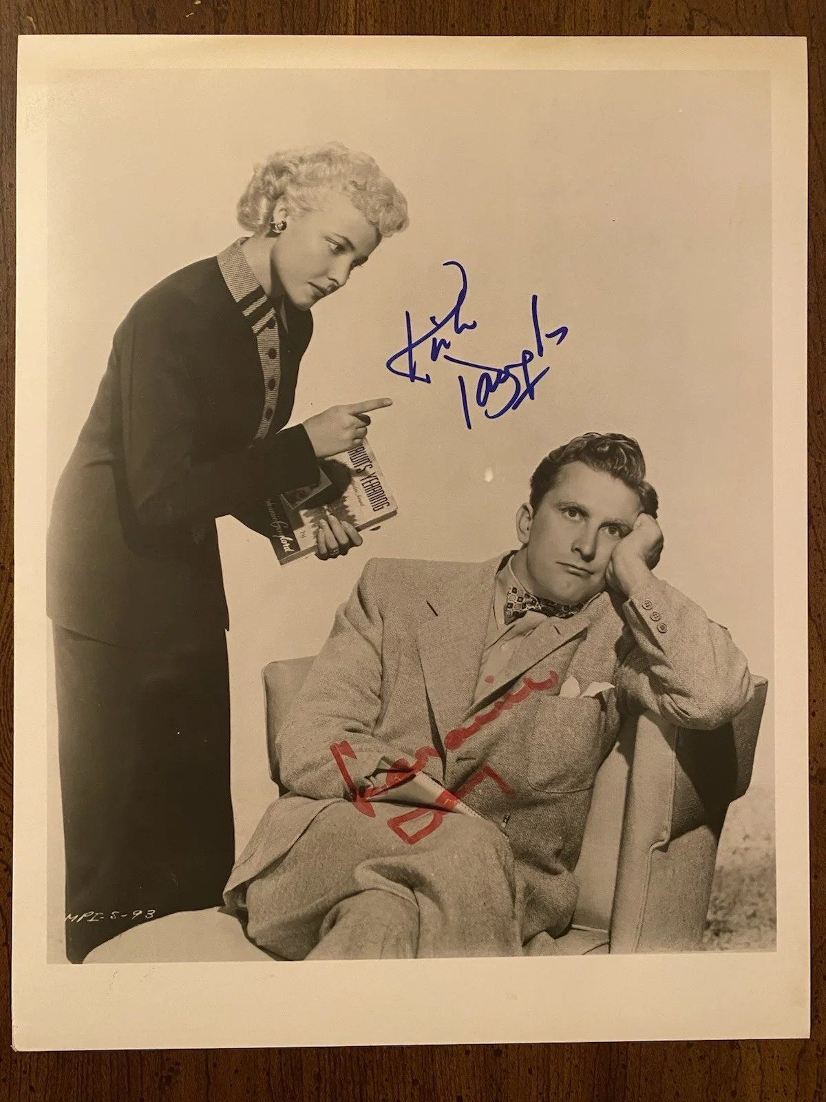 Kirk Douglas, Laraine Day — Kirk Douglas Laraine Day Signed Autographed Photo With COA My Dear Secretary