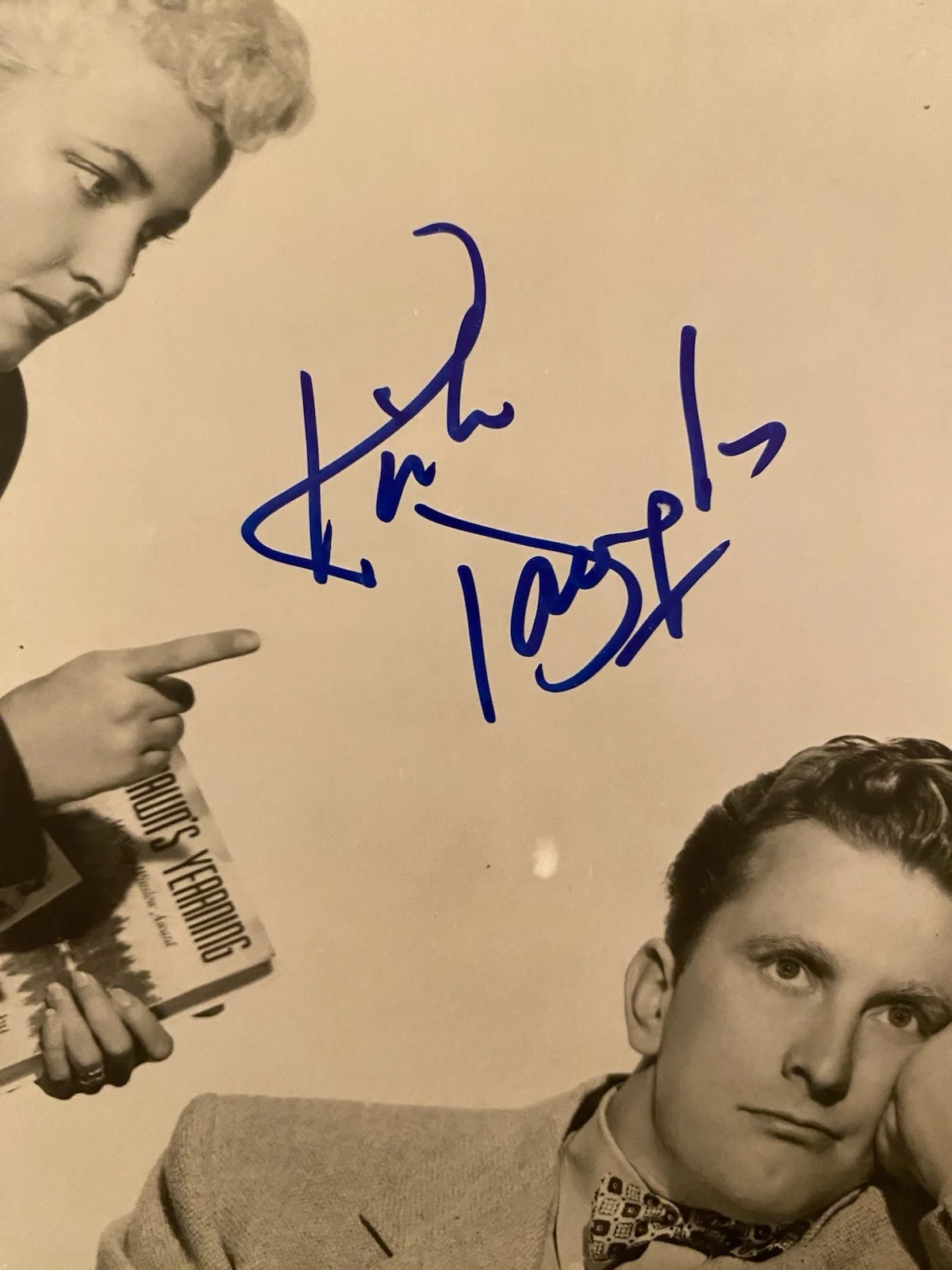 Kirk Douglas, Laraine Day — Kirk Douglas Laraine Day Signed Autographed Photo With COA My Dear Secretary, изображение 2