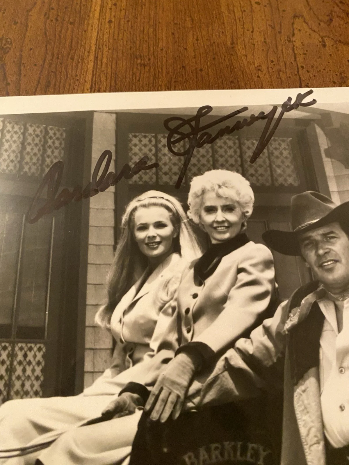Barbara Stanwyck, Linda Evans — Barbara Stanwyck Linda Evans Signed Autographed The Big Valley Photo With COA, image 5