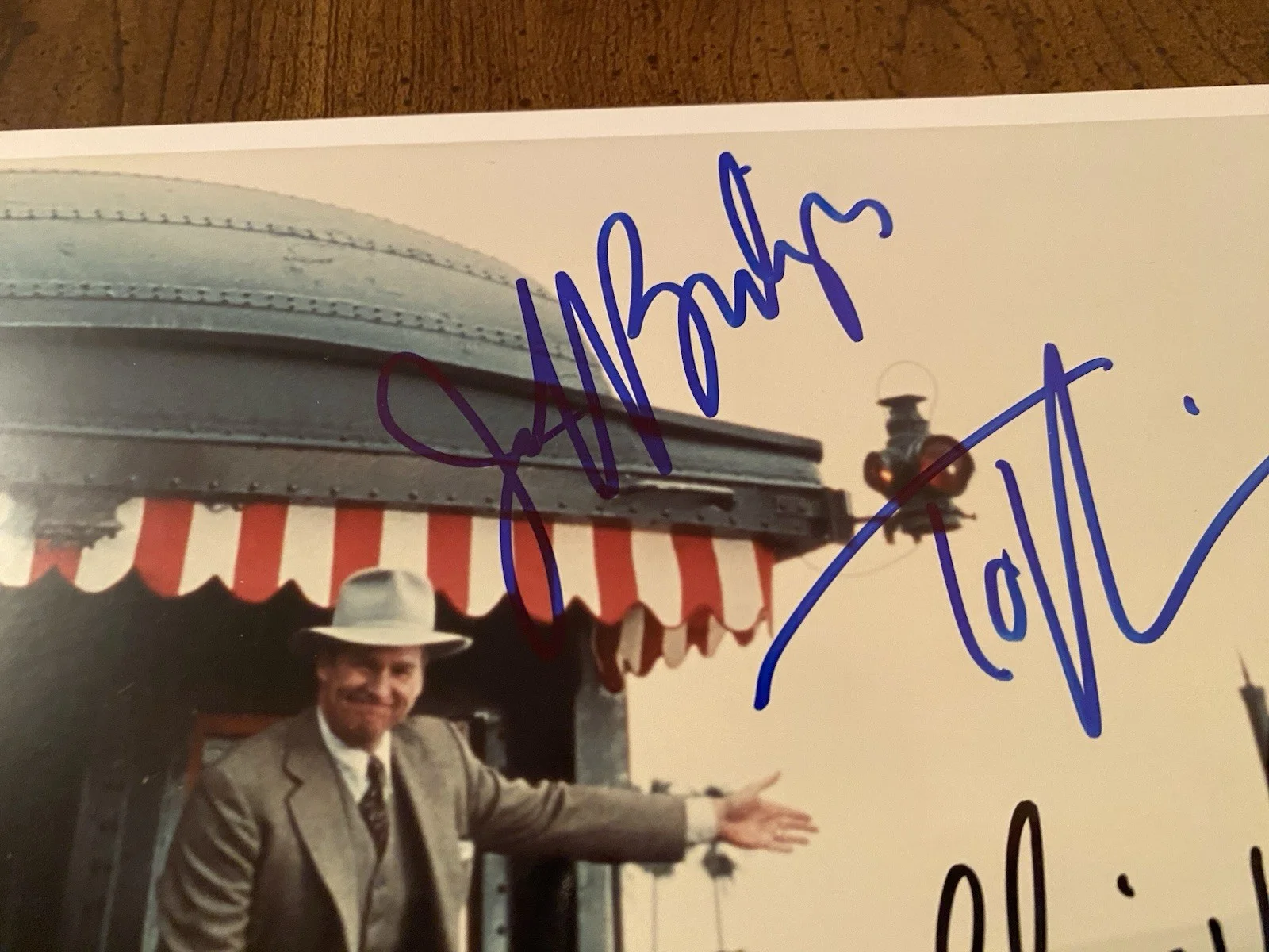Tobey Maguire, Jeff Bridges, Chris Cooper — Seabiscuit Cast Signed Photo With COA Tobey Maguire Jeff Bridges Chris Cooper, image 3