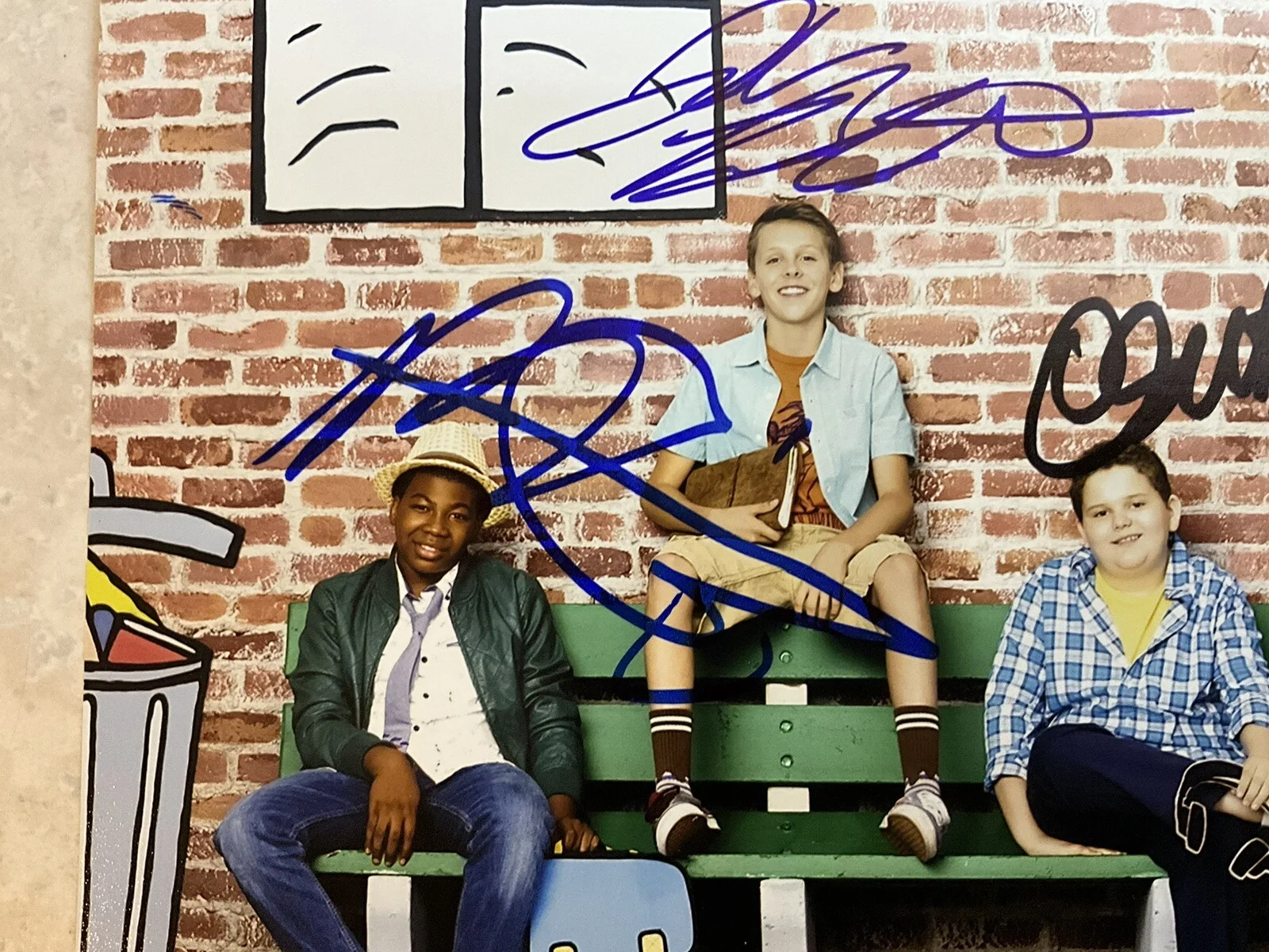 Cast — Kirby Buckets Cast Signed Autographed Photo By All 5 With COA Disney Series, image 2