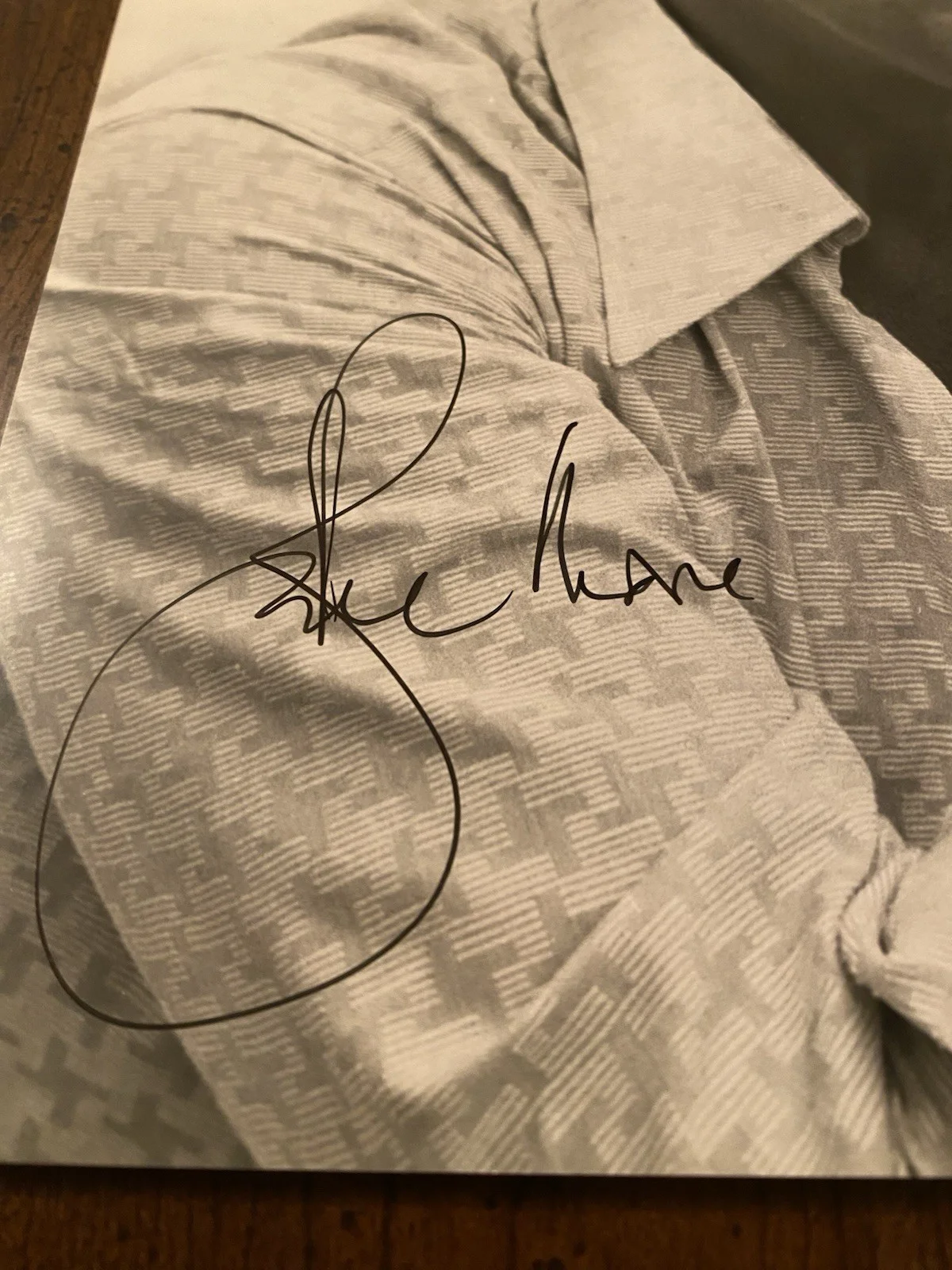 Roger Moore — Roger Moore James Bond 007 The Saint Signed Autographed Candid Photo With COA, изображение 3