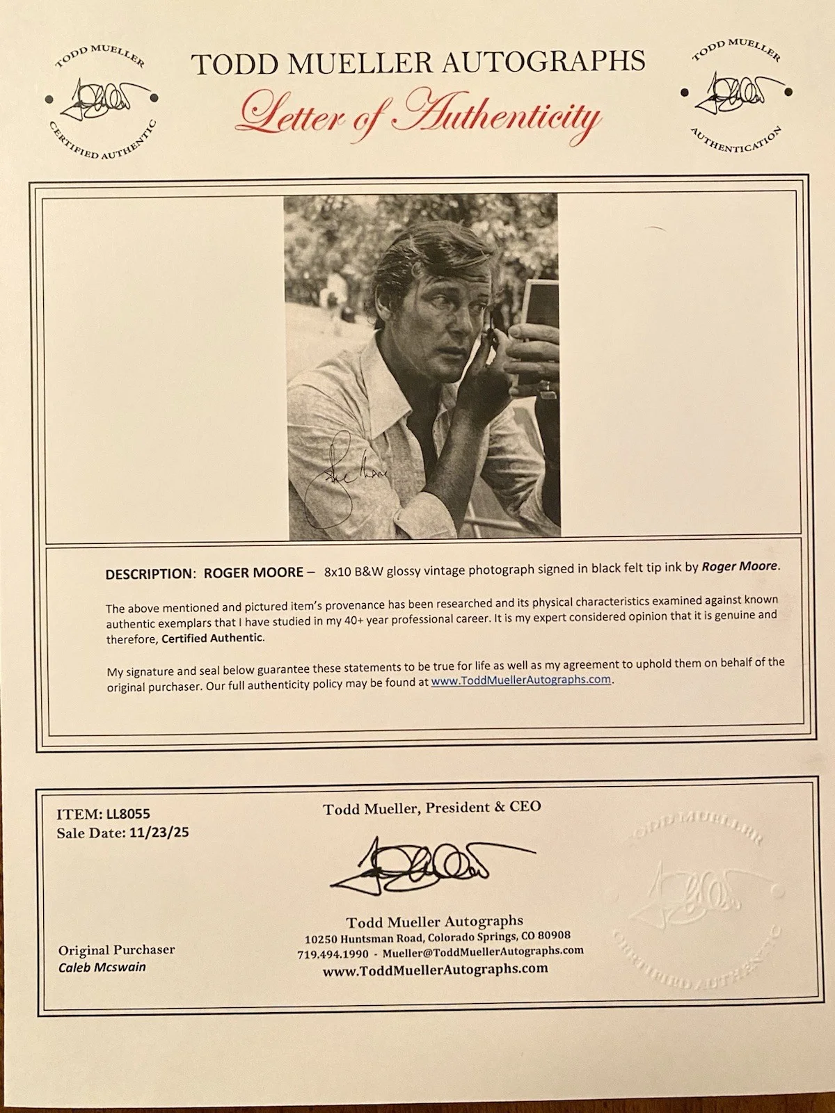 Roger Moore — Roger Moore James Bond 007 The Saint Signed Autographed Candid Photo With COA, изображение 5