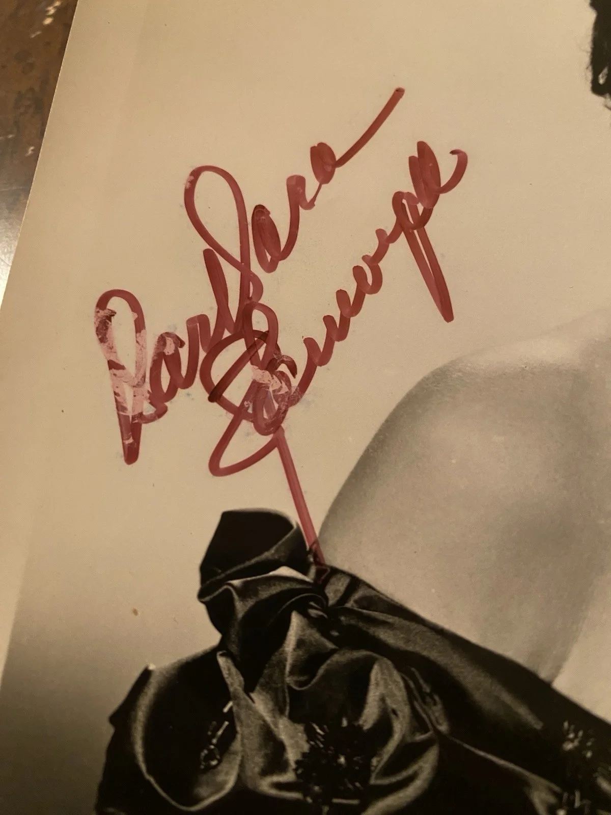 Barbara Stanwyck — Barbara Stanwyck Signed Autographed Vintage Photo w COA Christmas In Connecticut, изображение 3