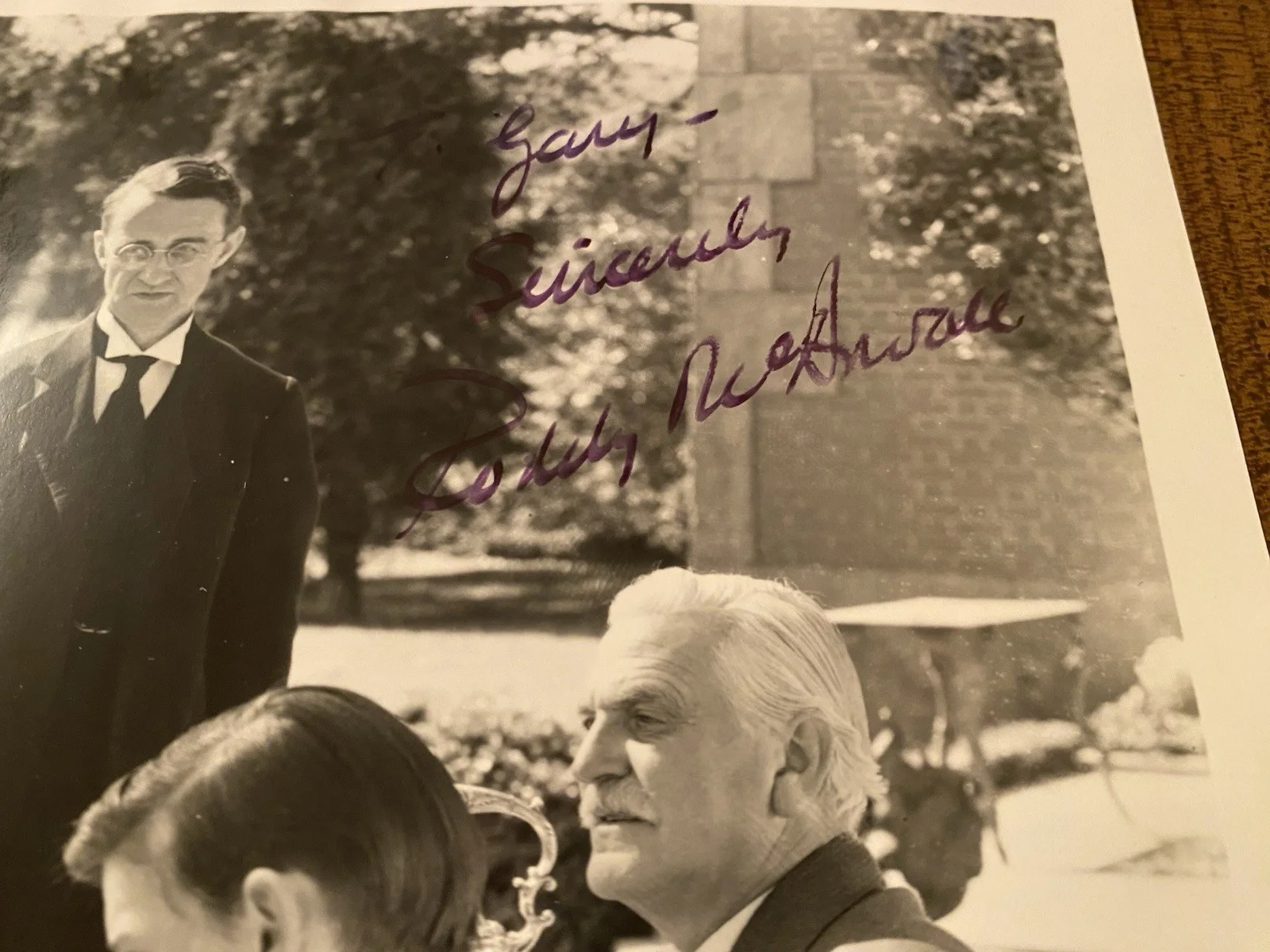 Roddy McDowall, Irene Dunne — Roddy McDowall Irene Dunne Signed Autographed Photo w/ COA White Cliffs Of Dover, изображение 3