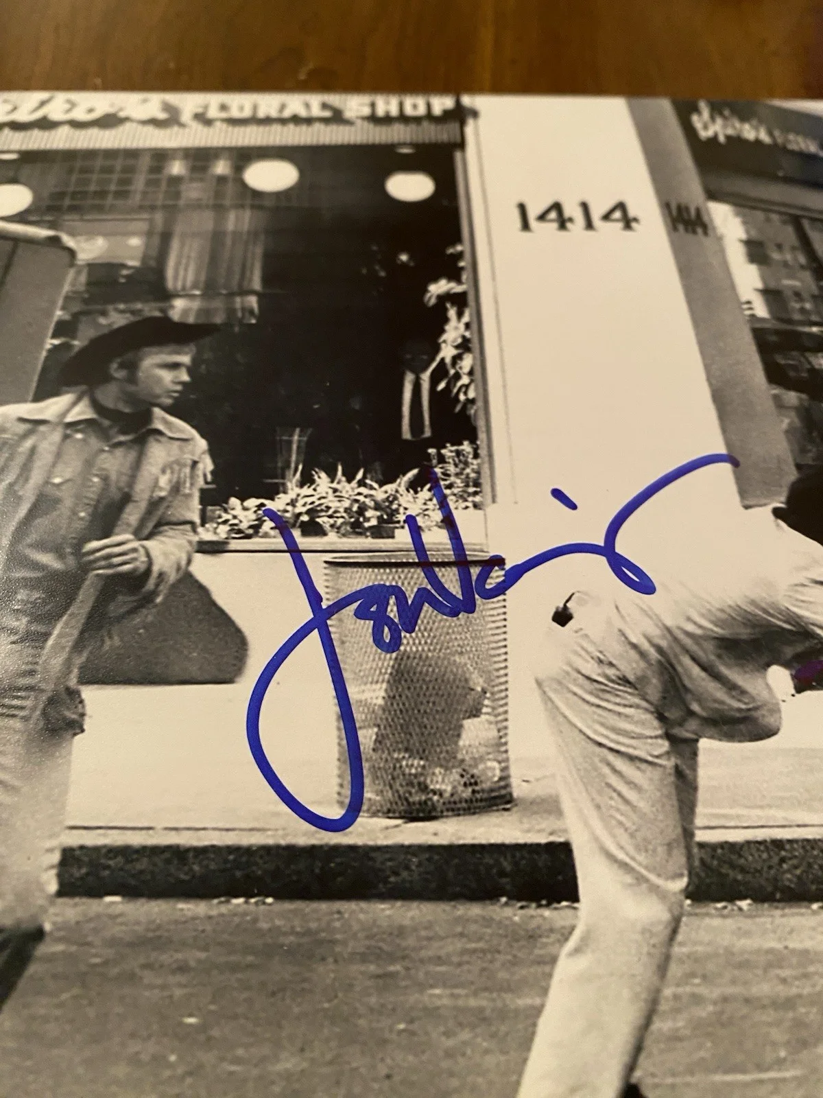 Jon Voight, Dustin Hoffman — Dustin Hoffman Jon Voight Dual Signed Autographed Midnight Cowboy Photo With COA, изображение 3