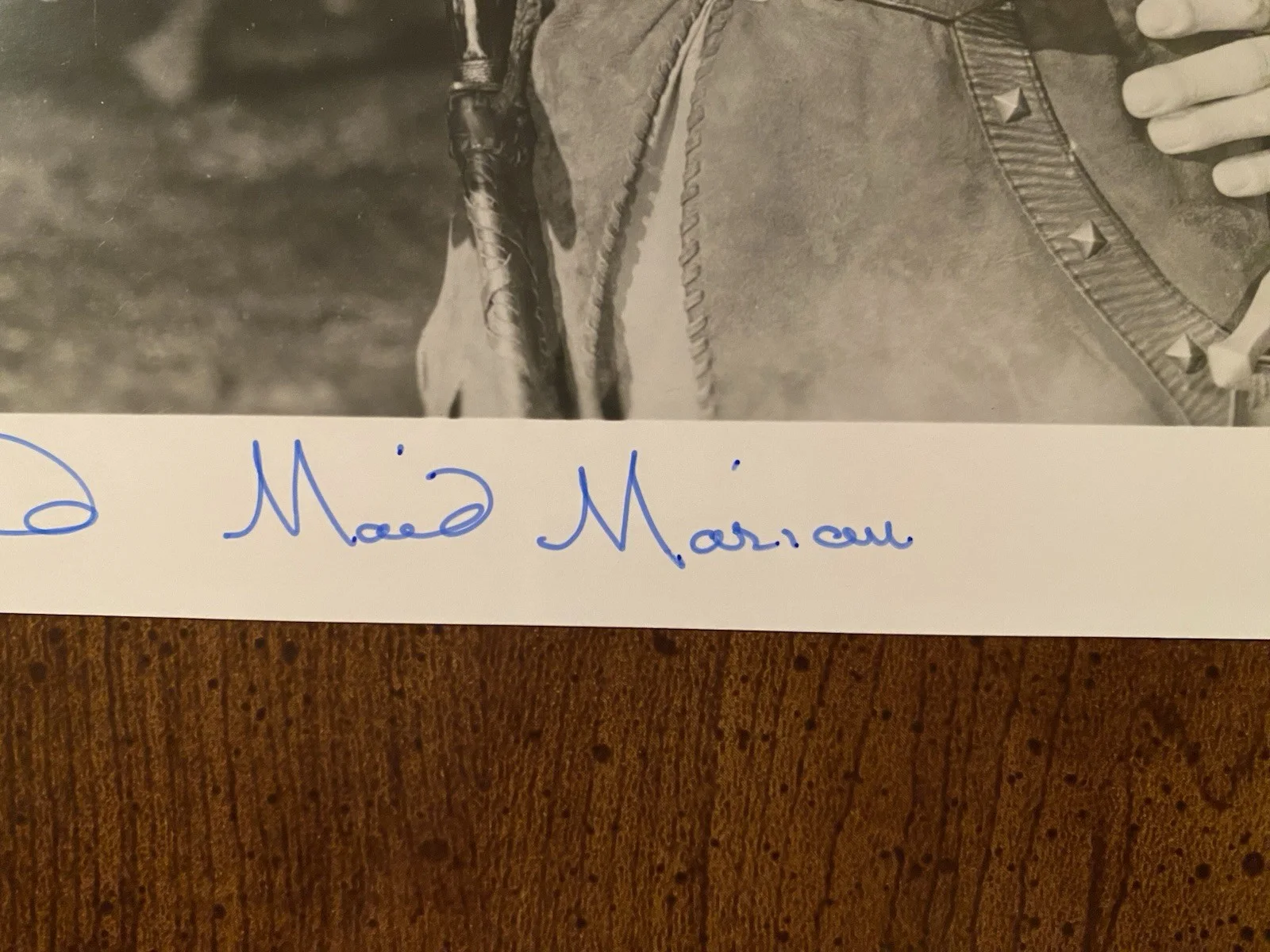 Olivia De Havilland — Olivia De Havilland Signed Autographed Photo With COA Adventures Of Robin Hood, изображение 4