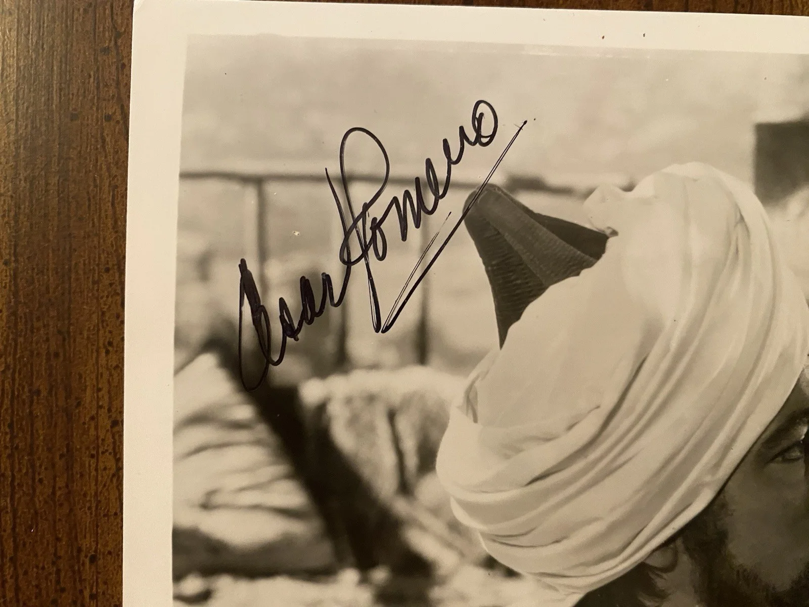 Shirley Temple, Cesar Romero — Shirley Temple Cesar Romero Signed Autographed Photo By Both Wee Willie Winkie, изображение 2