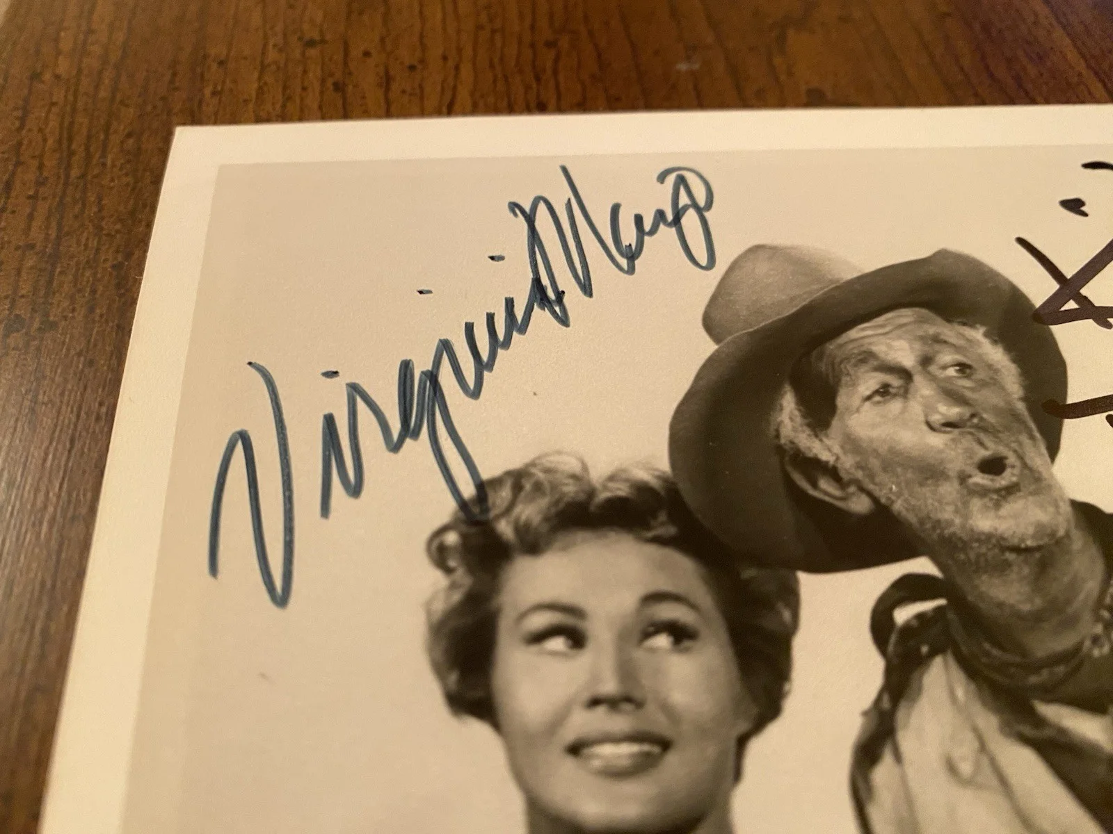 Kirk Douglas, Virginia Mayo, John Agar — Along The Great Divide Cast Signed Photo w COA Kirk Douglas Virginia Mayo Agar, изображение 3