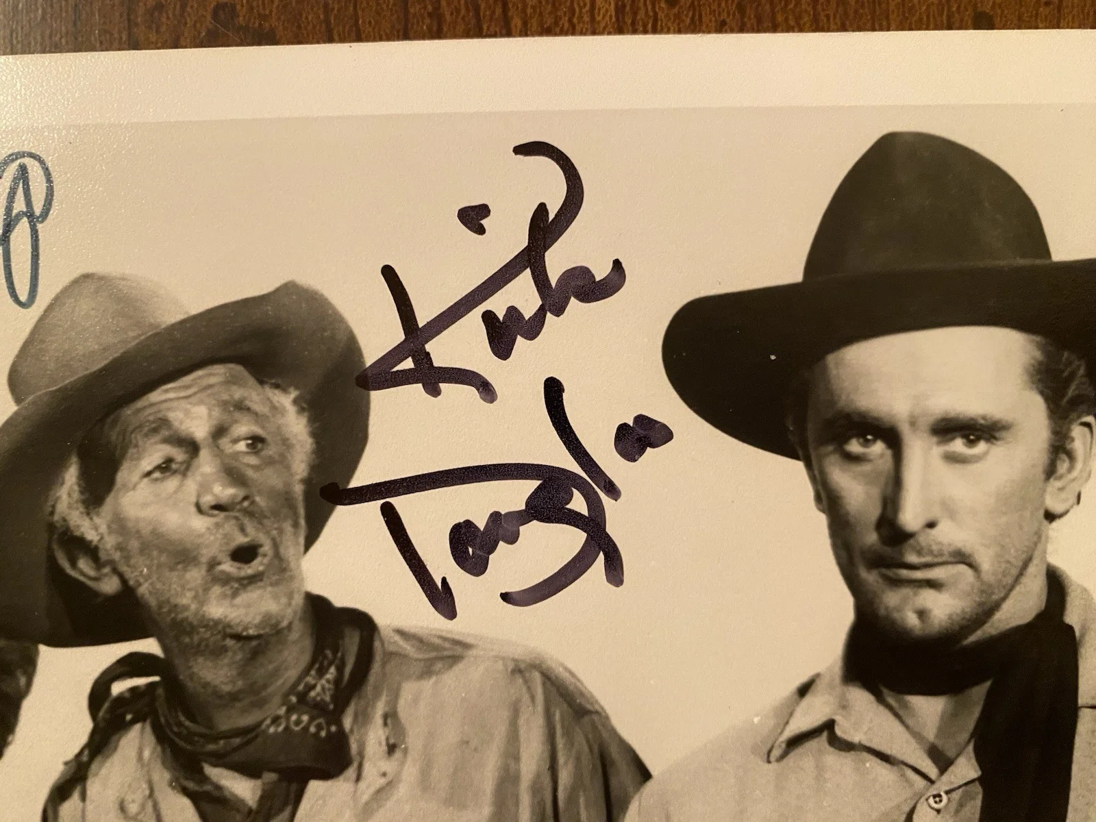 Kirk Douglas, Virginia Mayo, John Agar — Along The Great Divide Cast Signed Photo w COA Kirk Douglas Virginia Mayo Agar, изображение 4