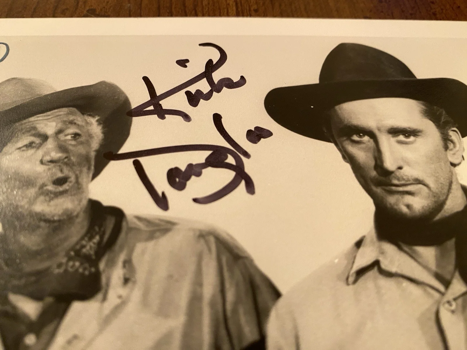 Kirk Douglas, Virginia Mayo, John Agar — Along The Great Divide Cast Signed Photo w COA Kirk Douglas Virginia Mayo Agar, изображение 5