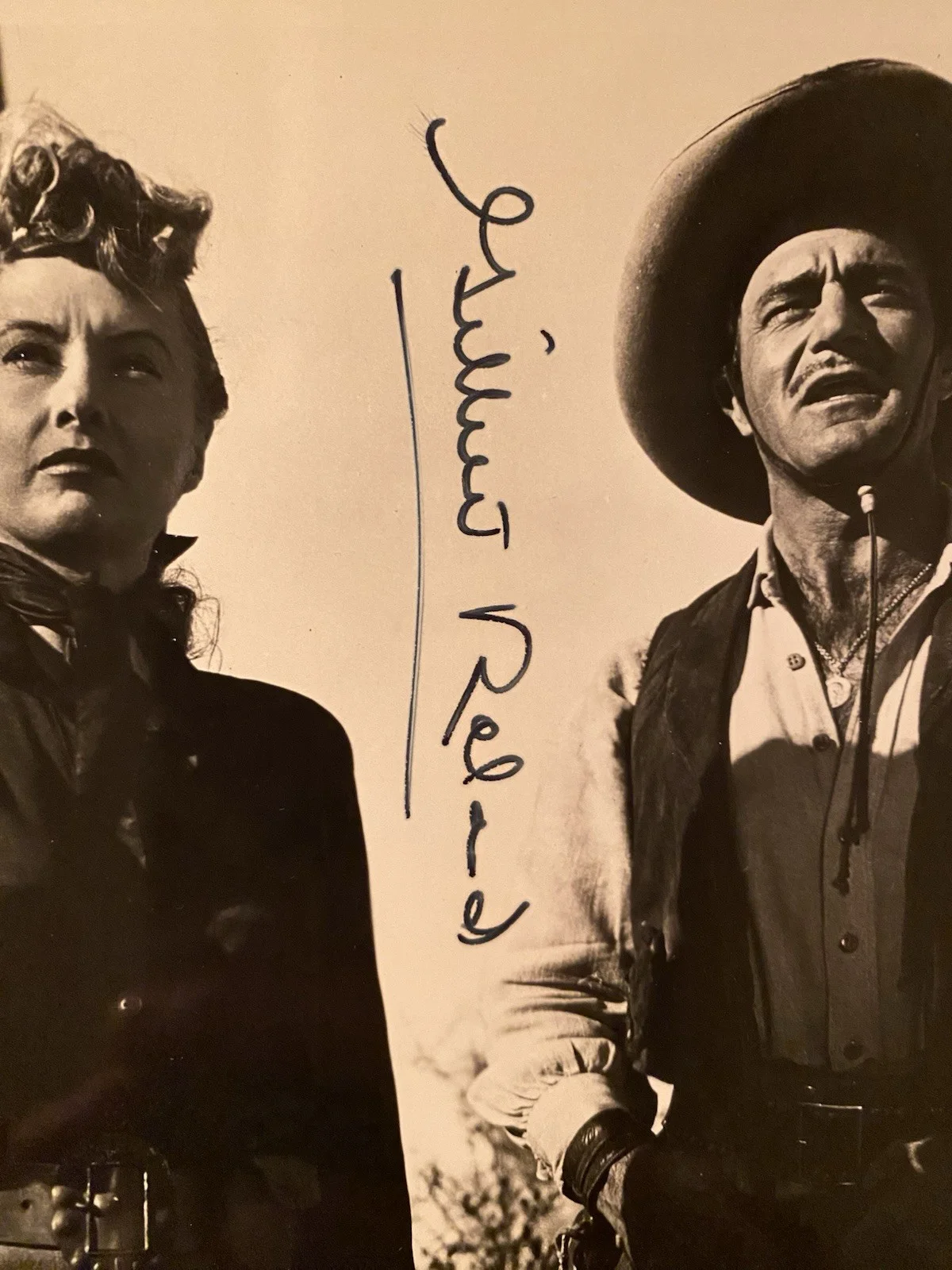 Barbara Stanwyck, Gilbert Roland — Barbara Stanwyck Gilbert Roland Signed Autographed Photo The Furies w/ COA RARE, изображение 4
