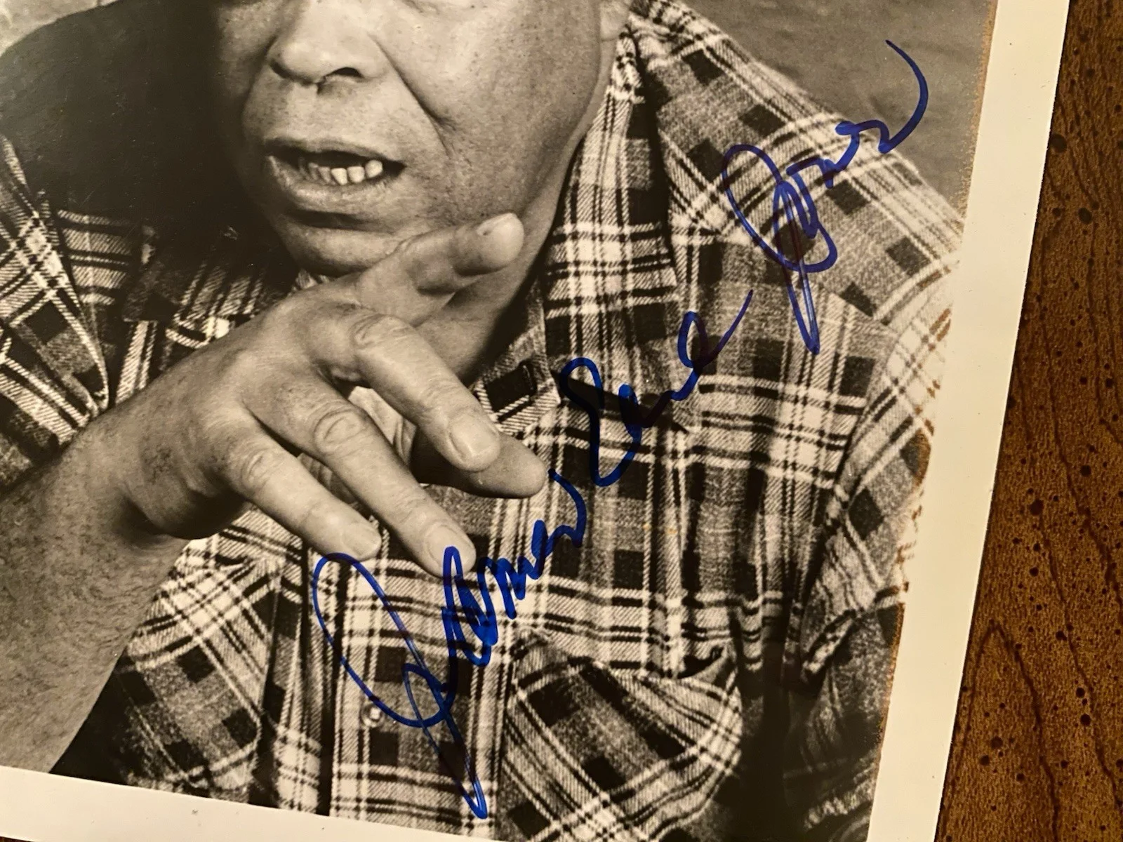 James Earl Jones, Courtney B Vance, August Wilson — James Earl Jones Courtney B Vance August Wilson Signed Autographed Photo w/ COA, изображение 2