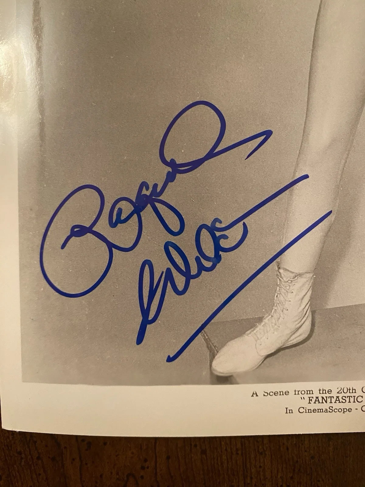 Raquel Welch — Raquel Welch Signed Autographed Vintage Photo With COA Fantastic Voyage NICE, image 2