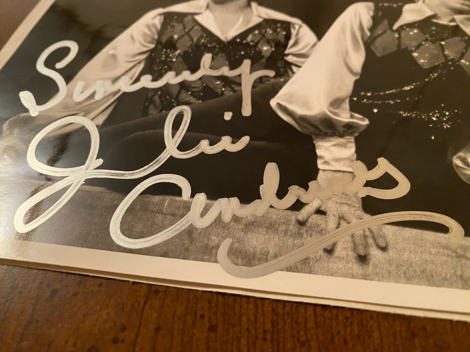 Julie Andrews — Julie Andrews Signed Autographed Photo With COA The Carol Burnett Show RARE, изображение 3