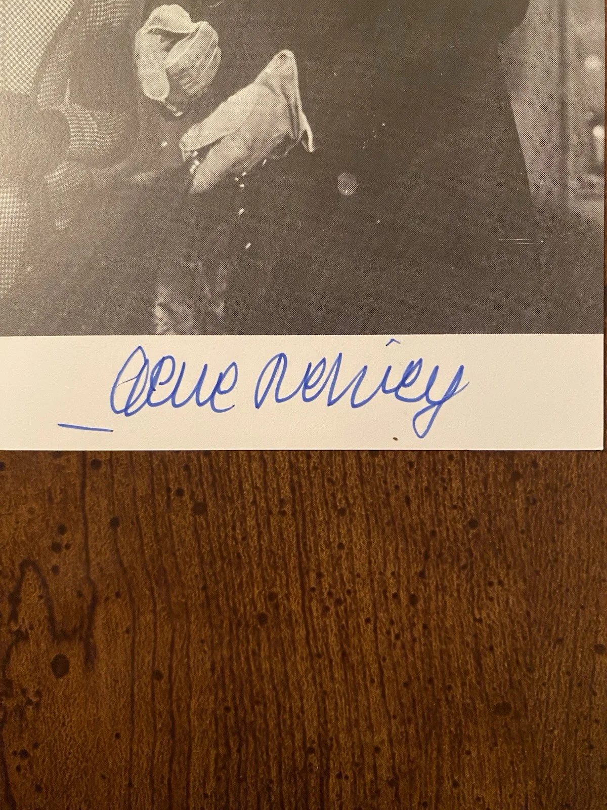 Gene Tierney — Gene Tierney Signed Autographed Photo With COA The Ghost And Mrs Muir, изображение 2