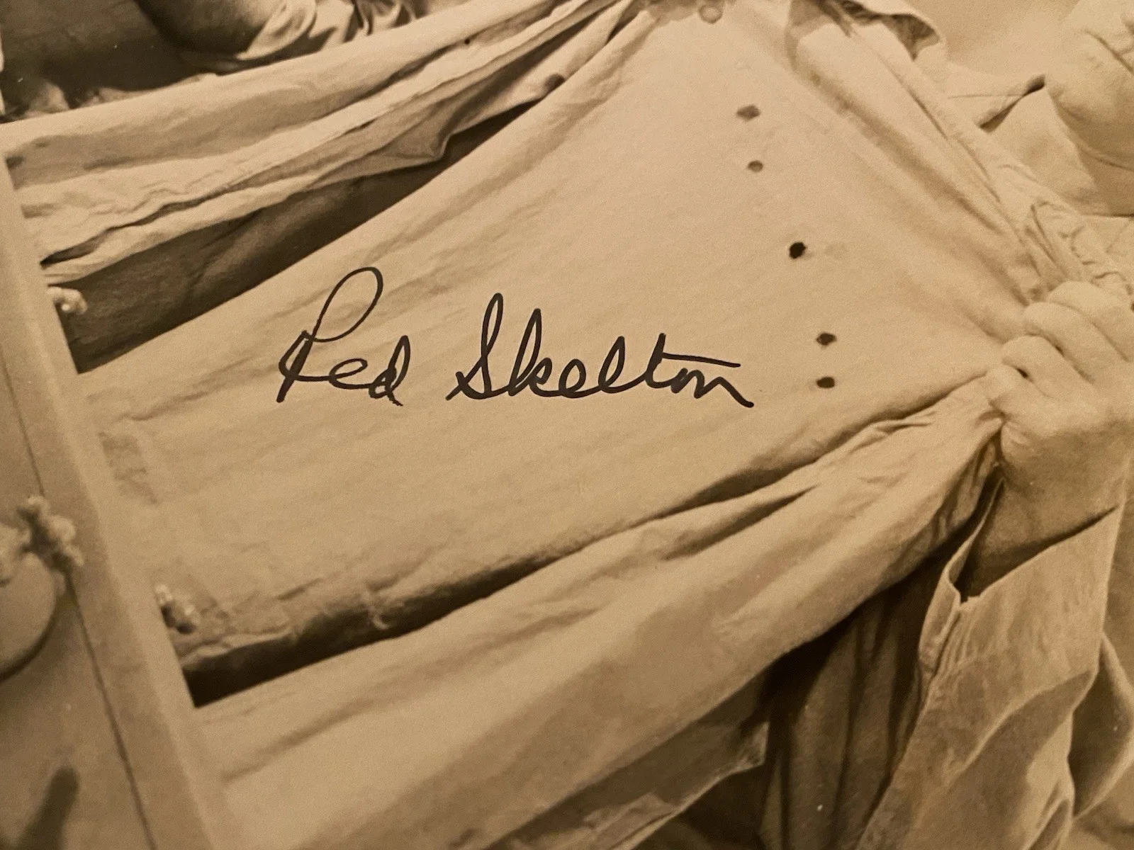 Red Skelton — Red Skelton Signed Autographed Vintage Photo With COA Public Pigeon No 1, image 3