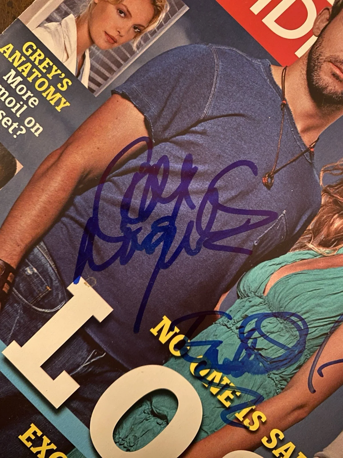 Dominic Monaghan, Emilie De Ravin, Henry Cusick — LOST Cast Signed TV Guide With COA Dominic Monaghan Henry Cusick Emilie De Ravin, image 2