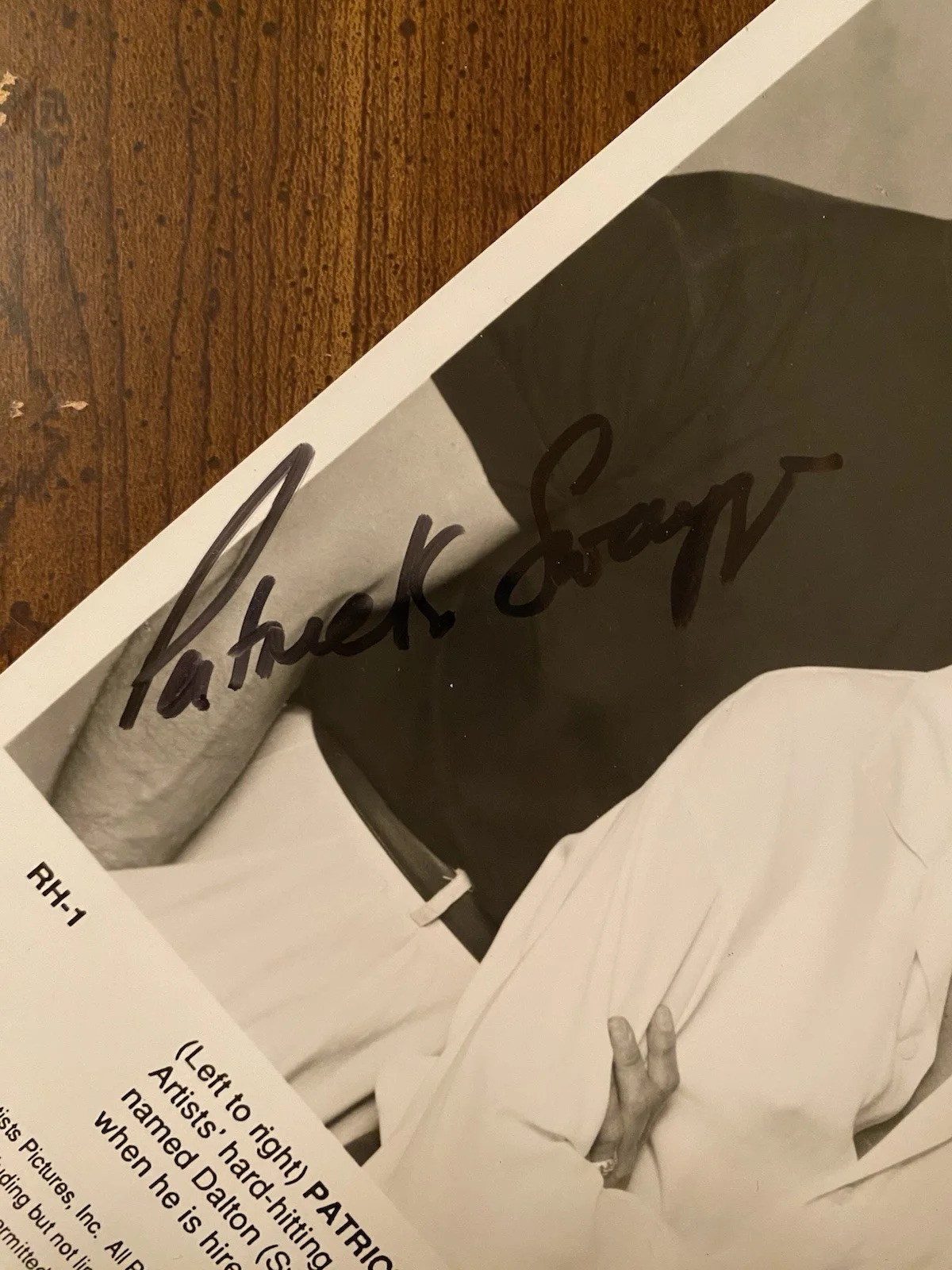 Patrick Swayze — Patrick Swayze Signed Autographed Vintage 8x10 Photo With COA Road House, image 2