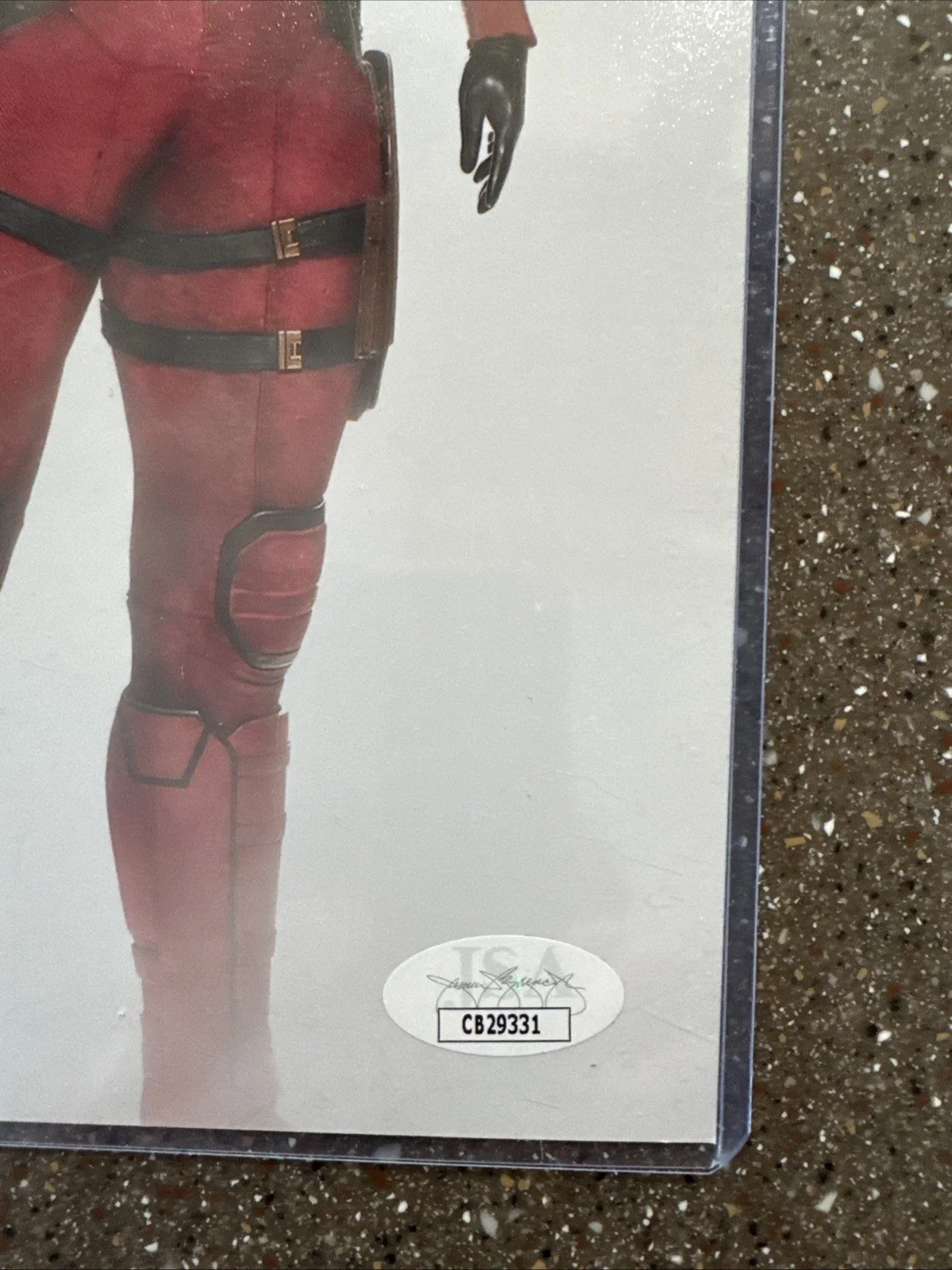 RYAN REYNOLDS — Ryan Reynolds signed "DEADPOOL & WOLVERINE" 8x10 Photo AUTOGRAPHED Proof JSA COA, изображение 2