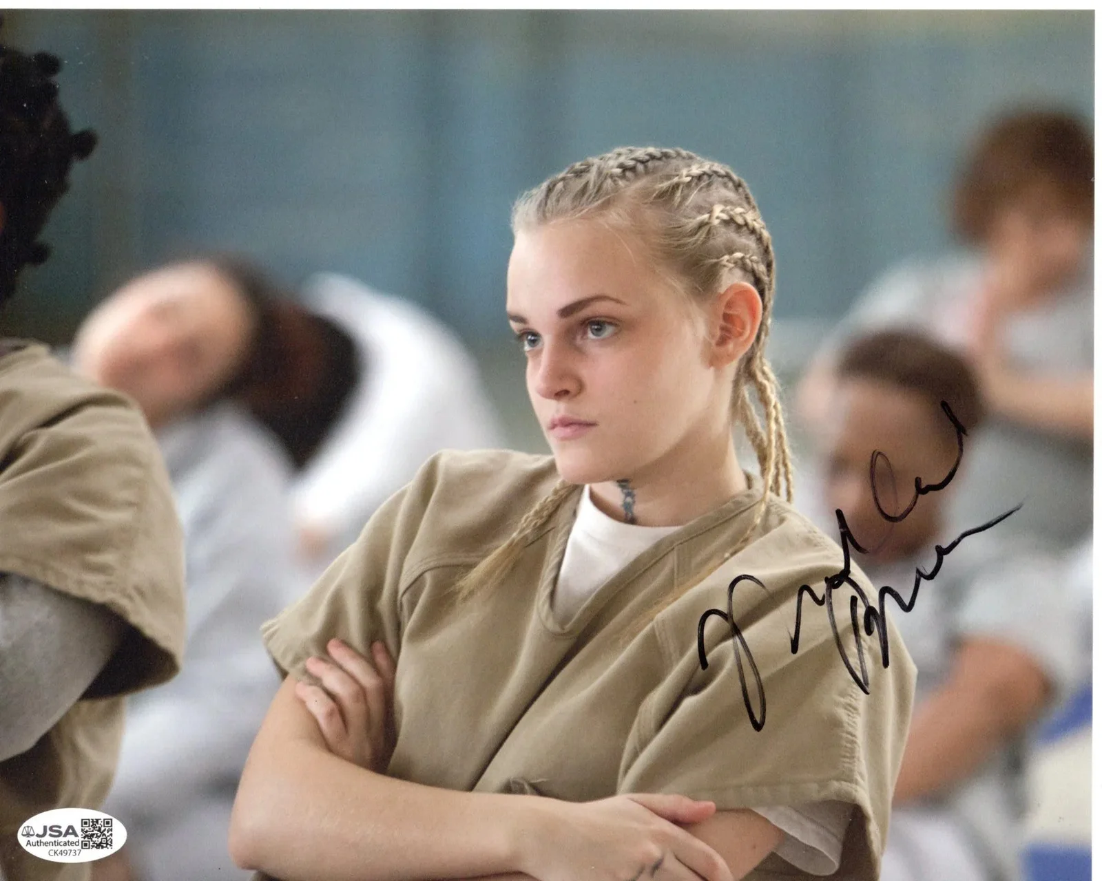 Madeline Brewer — Madeline Brewer signed 8x10 Photo Tricia Miller - Orange Is the New Black JSA