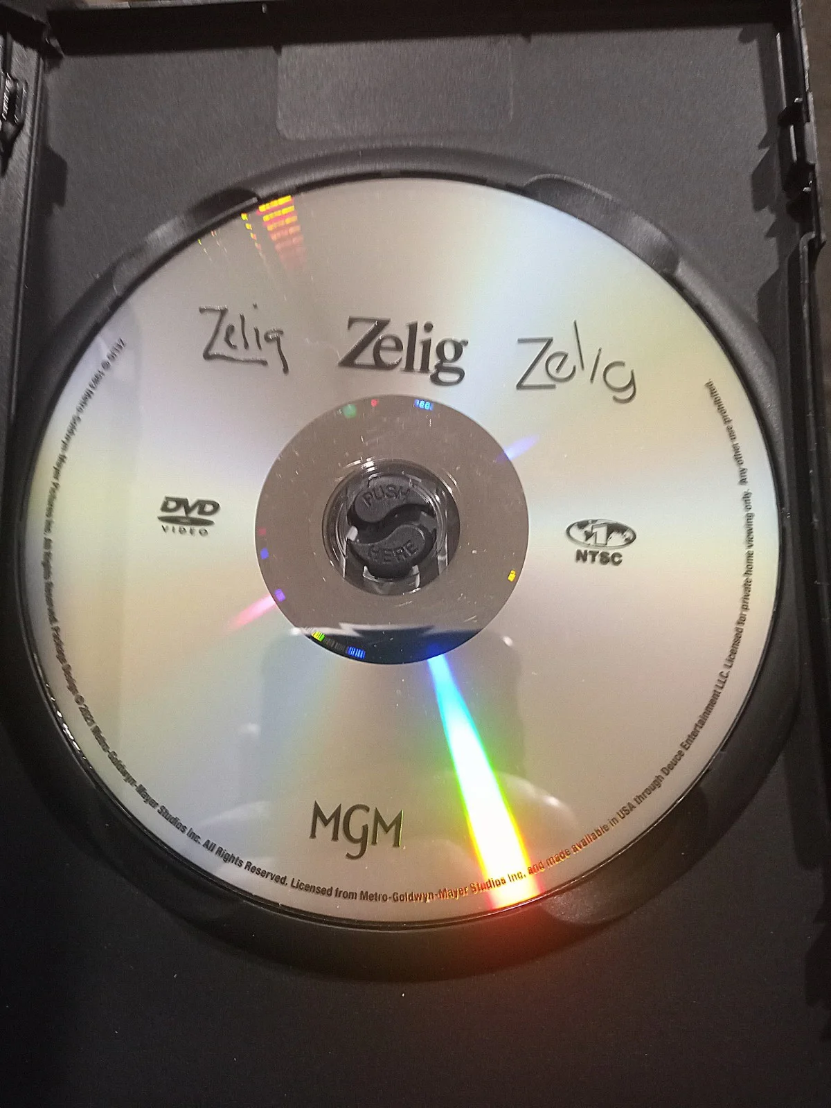 Woody Allen — Woody Allen signed dvd Zelig Mia Farrow 1981 black & white newsreels 1920s, изображение 3