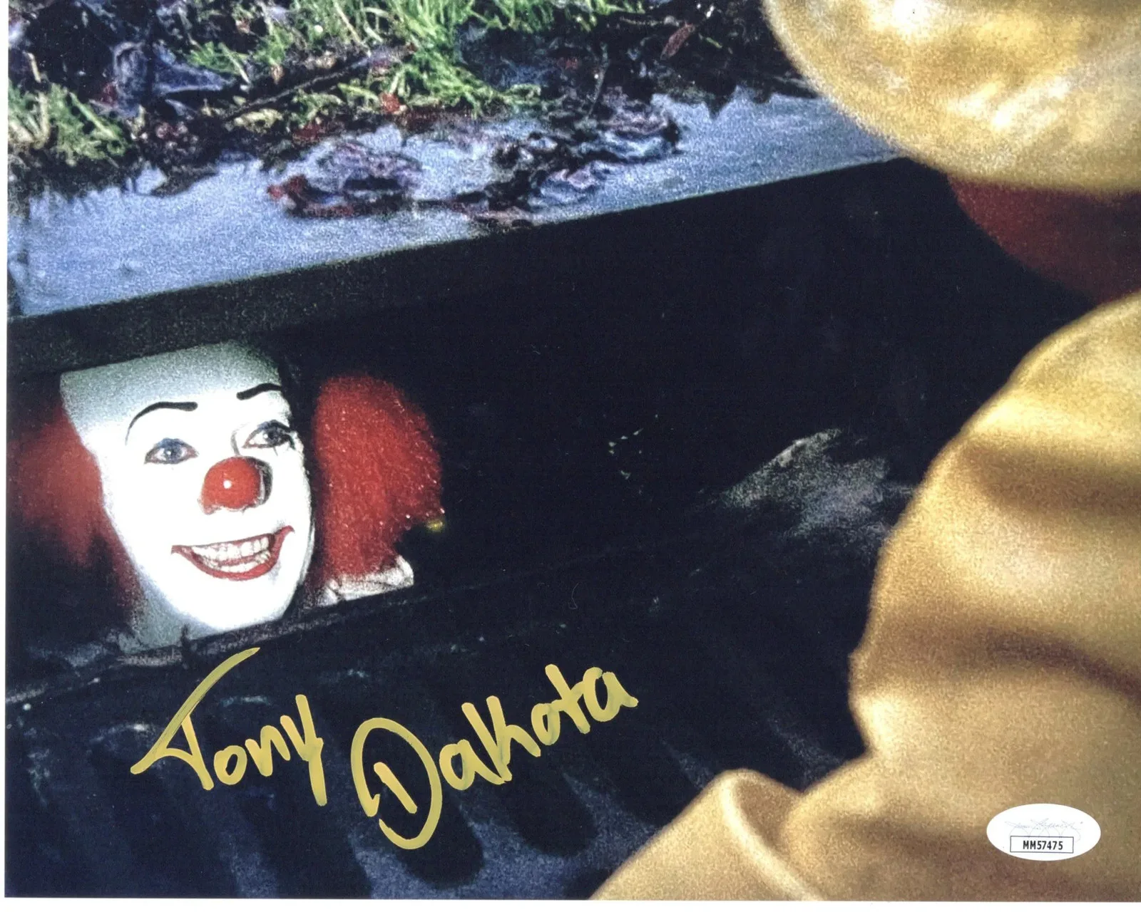 Tony Dakota — Tony Dakota signed 8x10 Photo Georgie Denbrough IT JSA Authentication