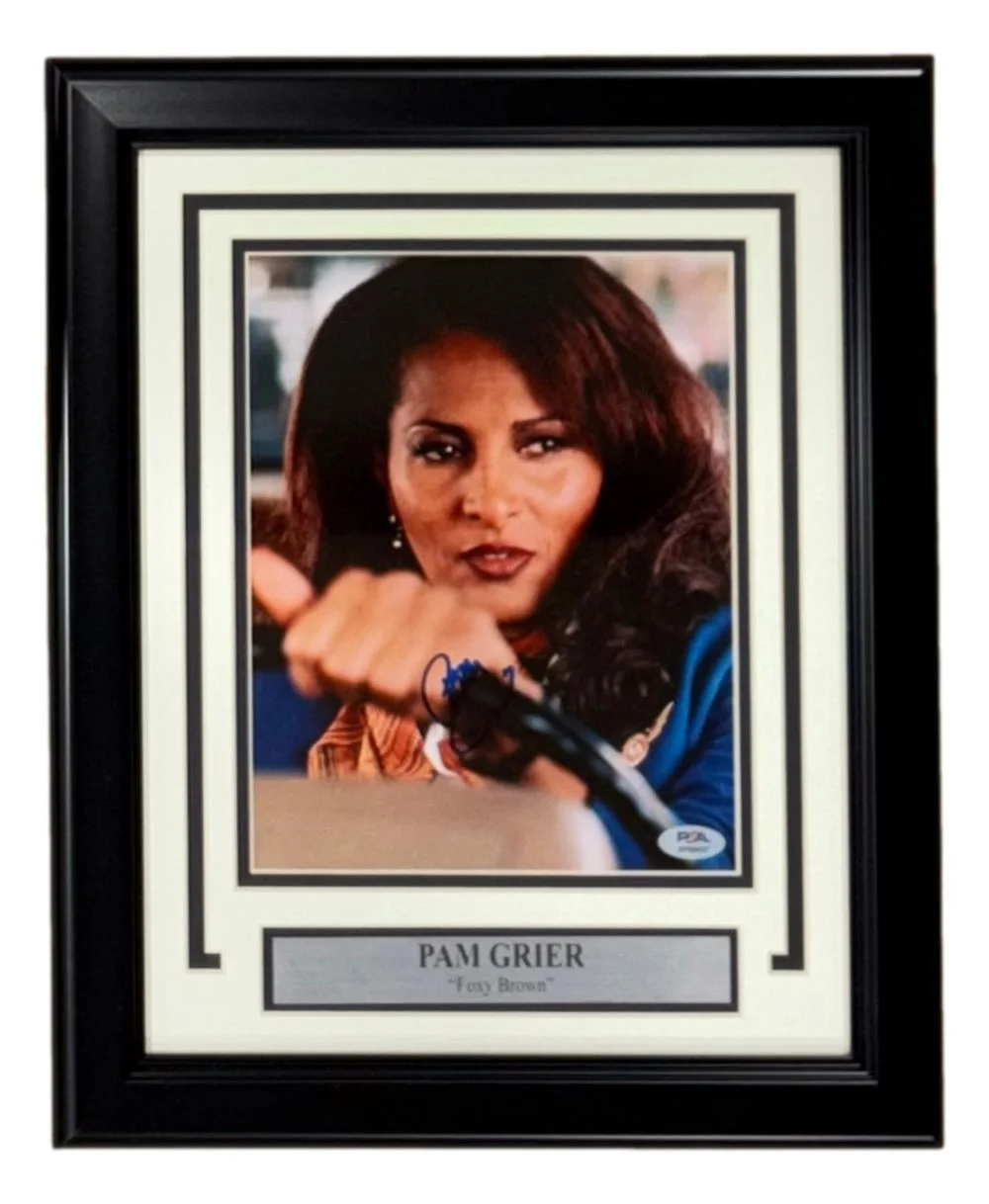 Pam Grier — Pam Grier Signed Framed 8x10 Photo PSA/DNA Hologram