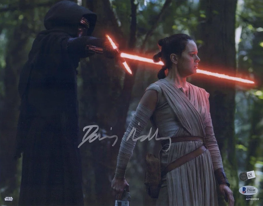 Daisy Ridley — Daisy Ridley Signed 11x14 Star Wars The Force Awakens Photo Fanatics+BAS