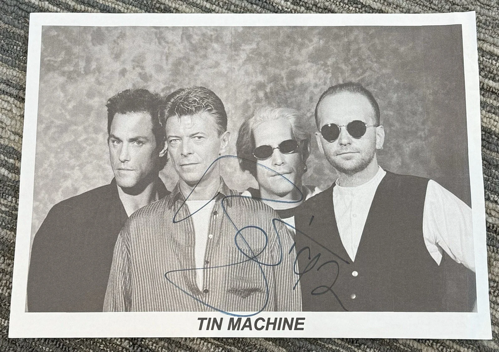 David Bowie Signed Autograph Vintage 1980’s Tin Machine 8x11 Promo Photo JSA LOA, image 2