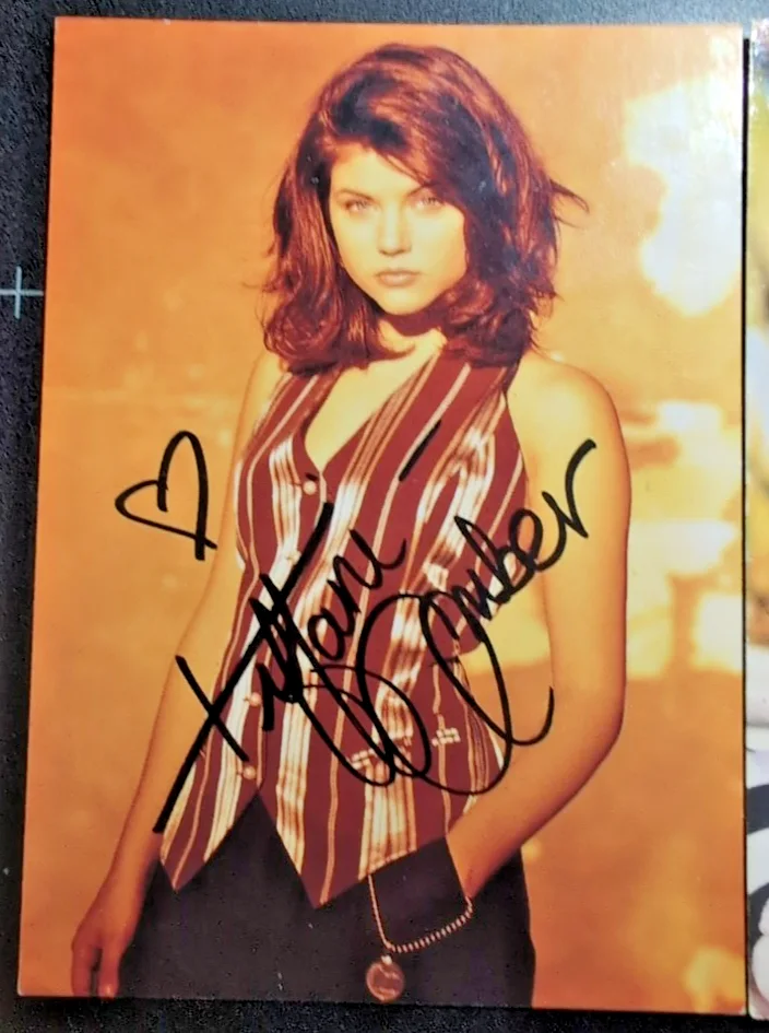 Tiffany Amber Thiessen — Tiffani Amber Thiessen Autographed Photo From Studio Fan Mail with photo lot, image 2