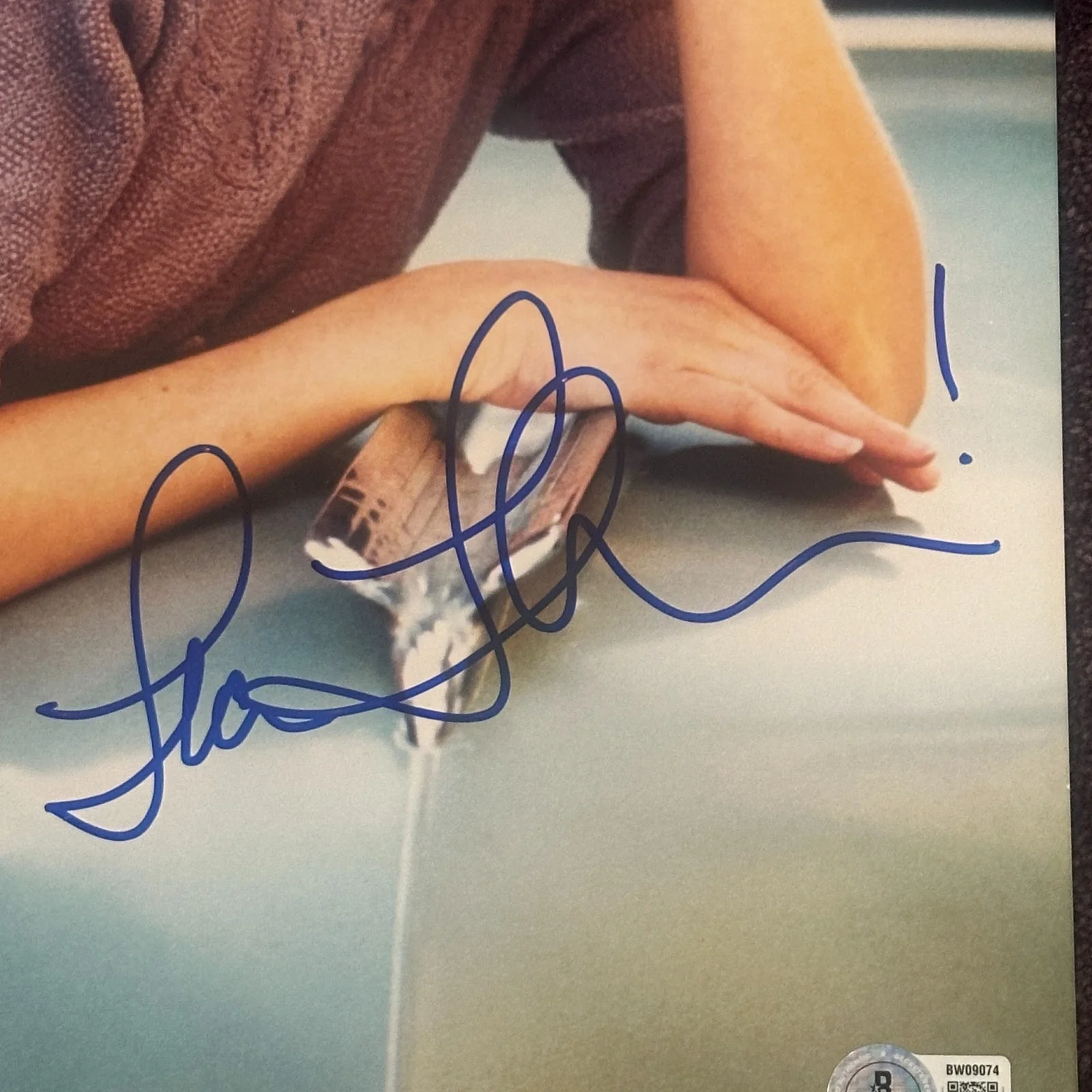 LEA THOMPSON — LEA THOMPSON Signed BACK TO THE FUTURE 11x14 PHOTO Beckett (BAS) Authenticated, image 2