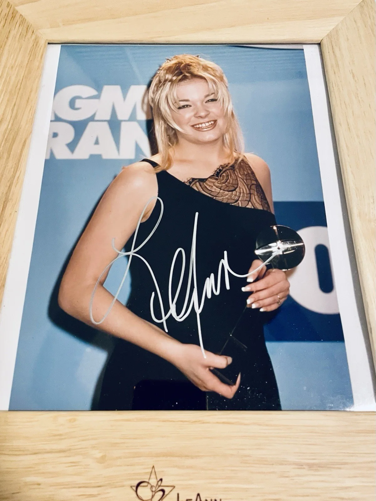 LeAnn Rimes autographed Grammy Awards Photo with Custom Frame - Rare, изображение 4