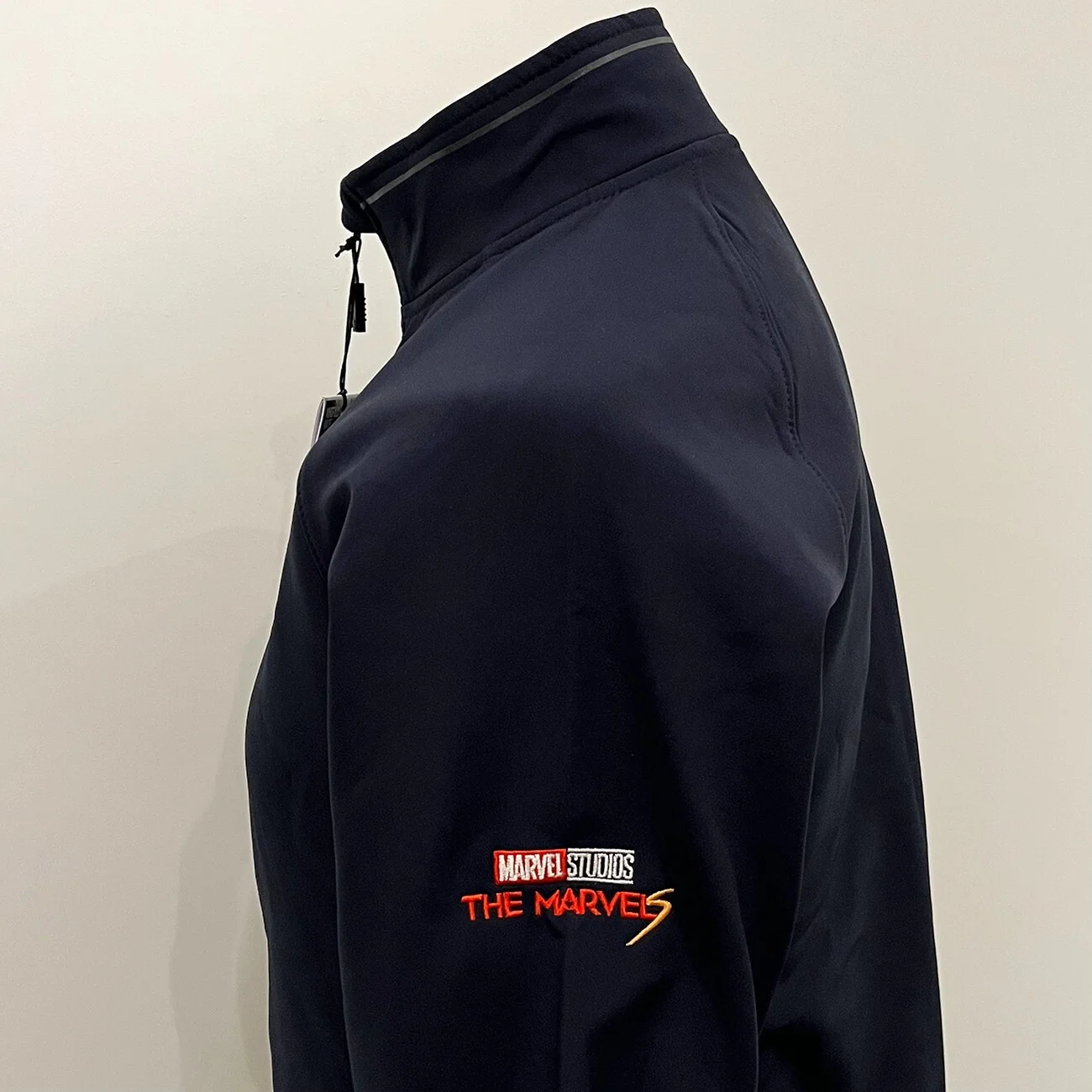 THE MARVELS Cast & Crew Jacket Assistant Directors AD Marvel Studios Gift Sz12, image 3