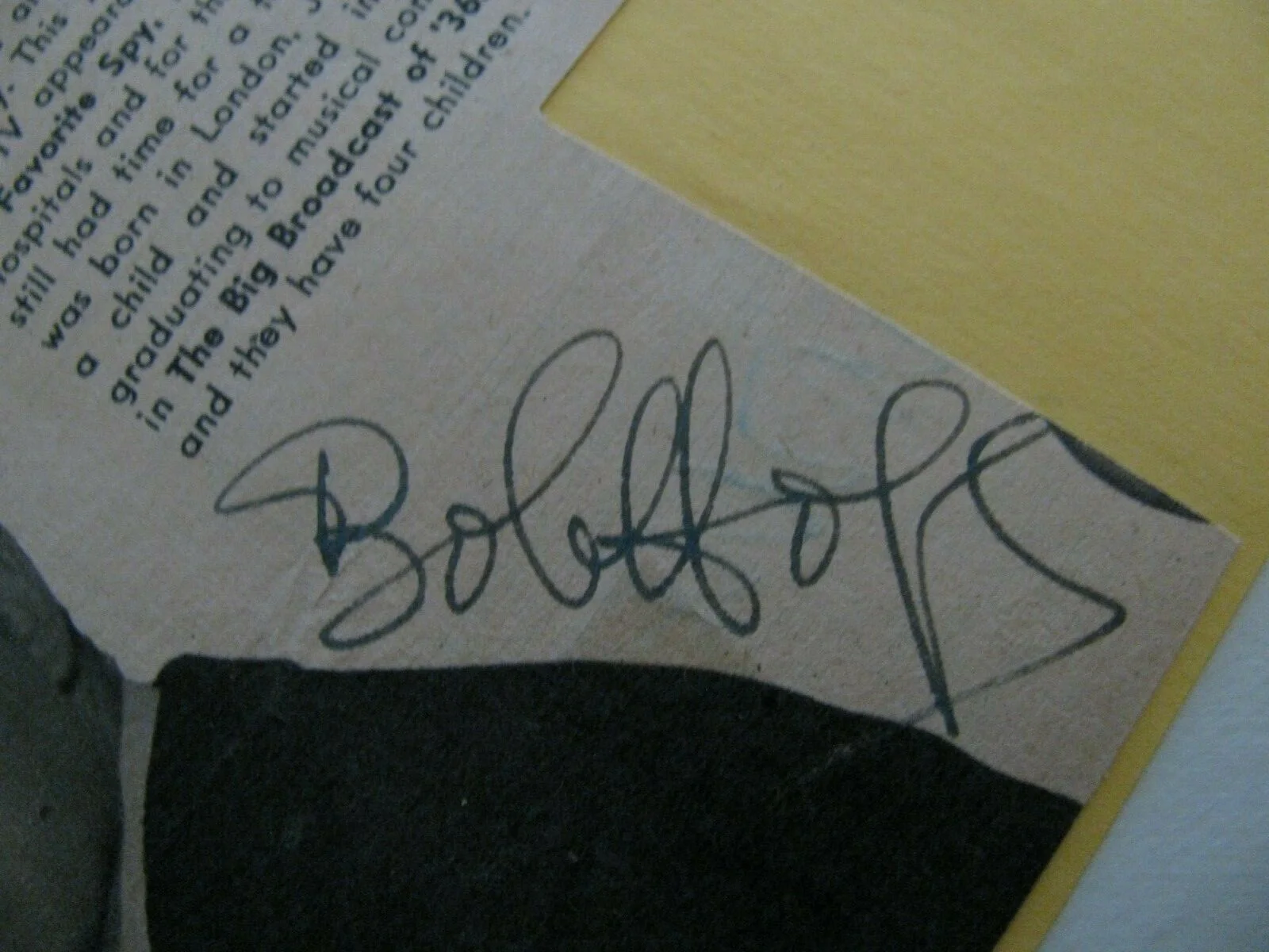 BOB HOPE — JSA BOB HOPE SIGNED NEWSPAPER COMEDIAN MOVIES AUTOGRAPH COA AUTO, изображение 2