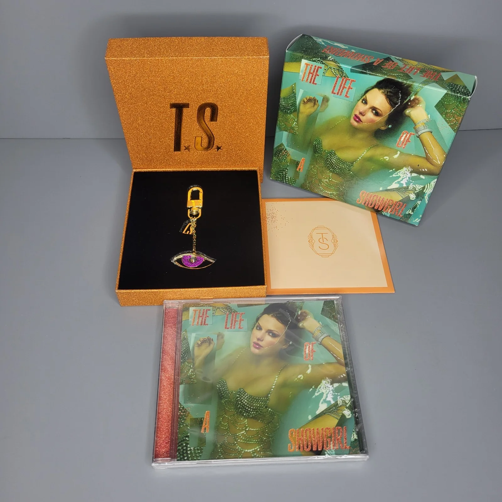 Taylor Swift The Life of a Showgirl Sealed CD Bundle - New, изображение 2
