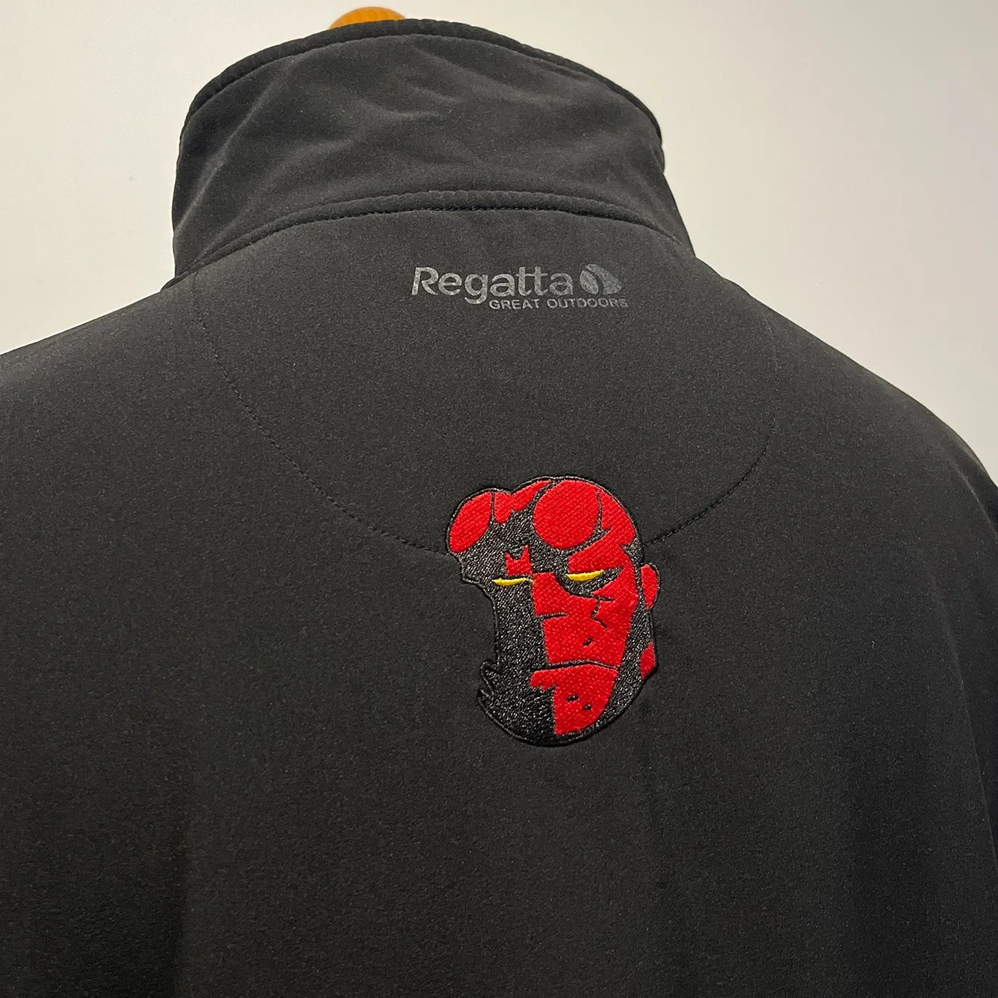 HELLBOY 2 Cast & Crew Jacket M Movie Film Promotional Production Golden Army, изображение 4
