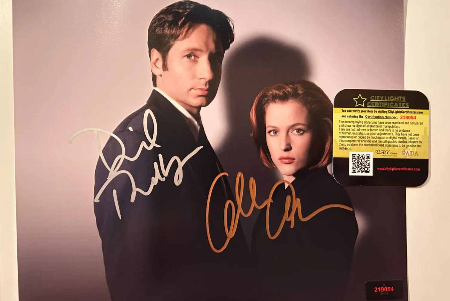 David Duchovny, Gillian Anderson — X-FILES: Signed (Mulder & Scully) 8x10" Authentic Original Autographs w/COA, image 3