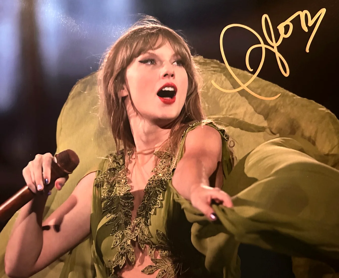 TAYLOR SWIFT Signed 8x10" Photo Authentic Original Autograph GENUINE w/COA, image 3
