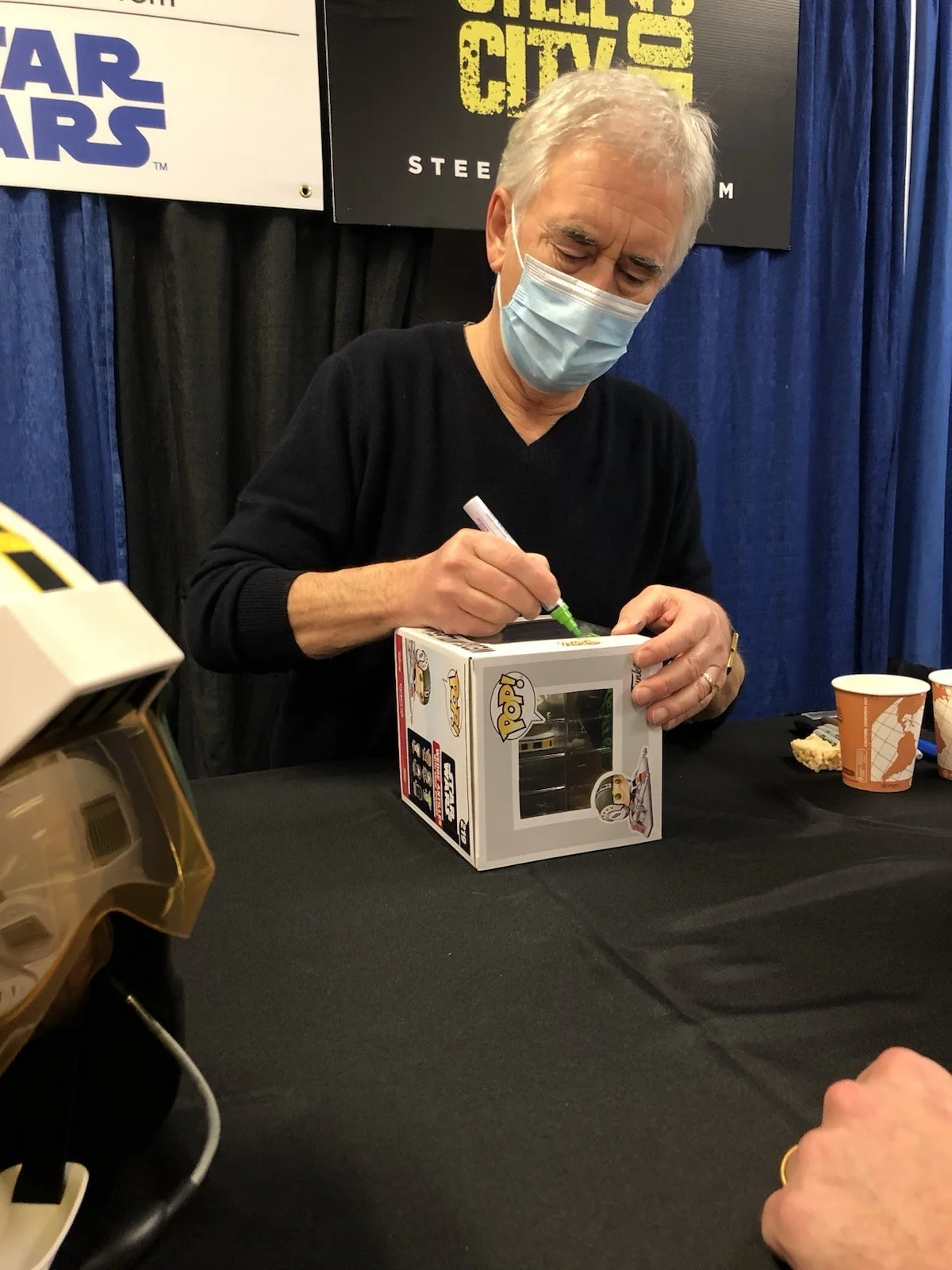Dennis Lawson — Autographed Star Wars Wedge Antilles Dennis Lawson Funko Pop 219 W/ C.N. & Quote, изображение 4