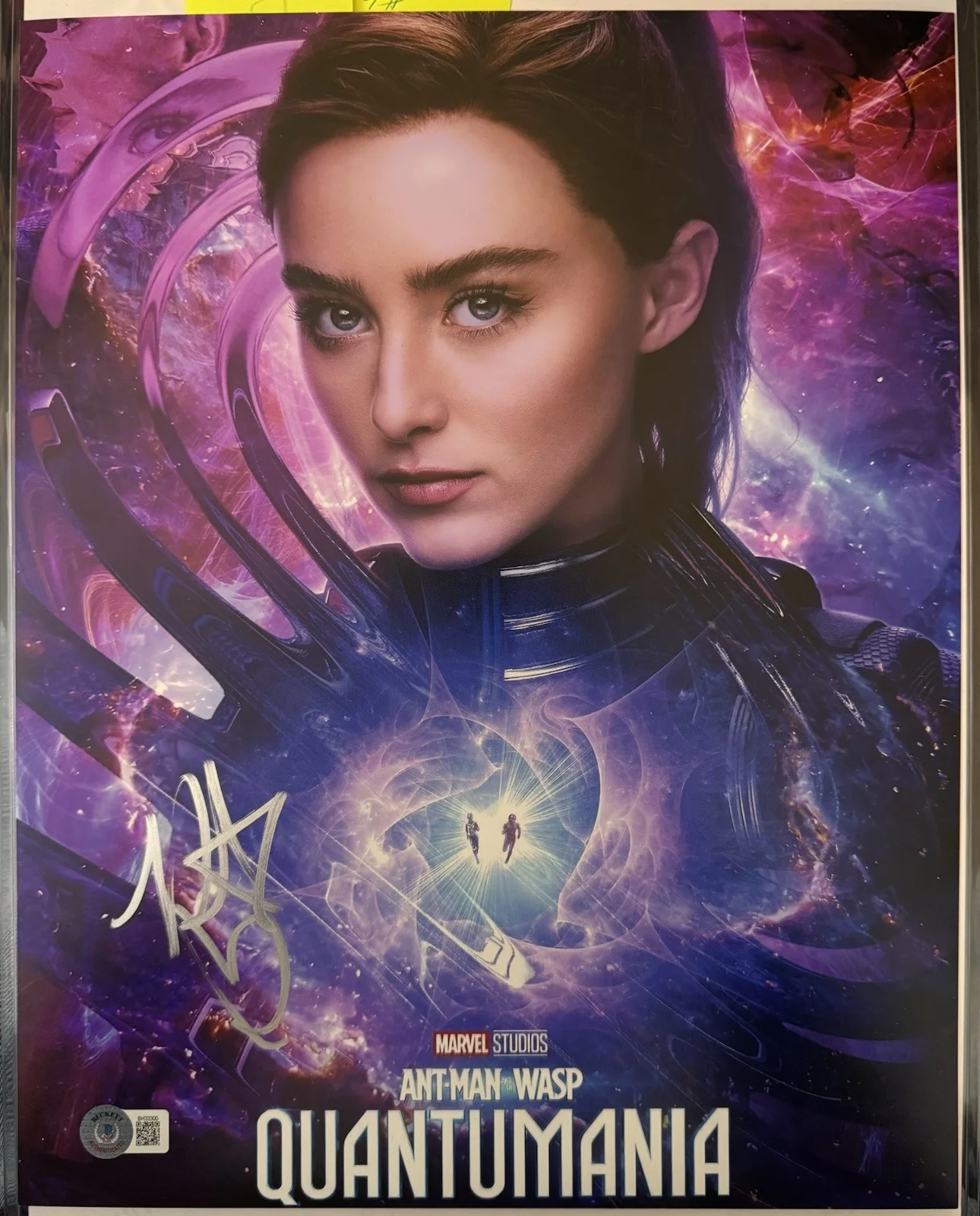 KATHRYN NEWTON — Kathryn Newton Signed 11x14 Photo Cassie Lang Ant-Man Quantumania BAS Auto