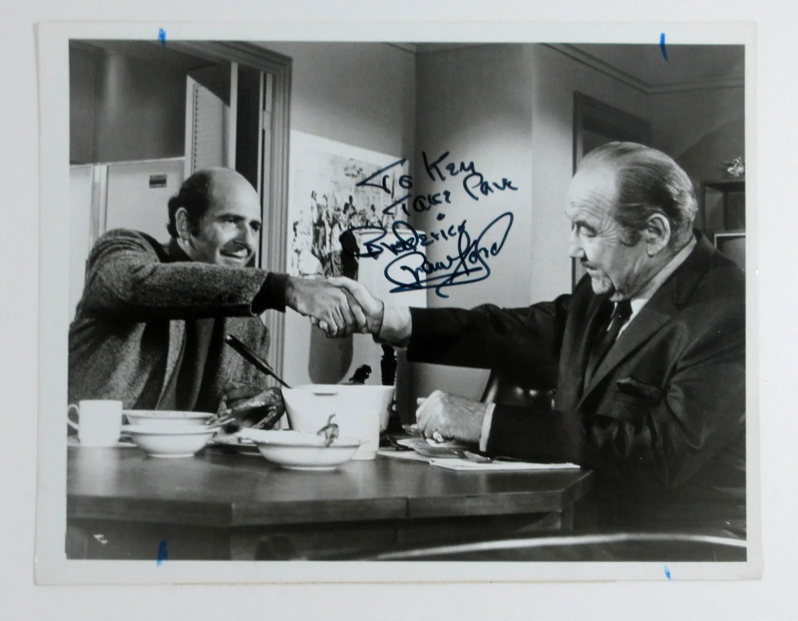 Various Celebrities — Vintage Hollywood Autograph Lot (12+) Fred MacMurray Angie Dickenson Alice Faye, изображение 2