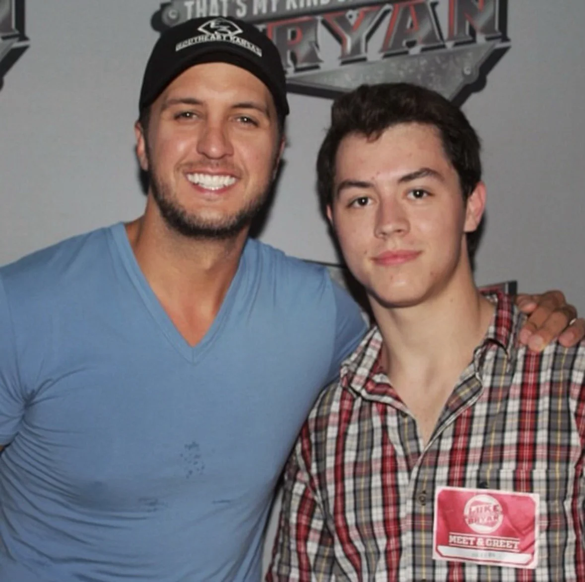 Luke Bryan Signed Acoustic Guitar – Includes Photo Proof & Meet & Greet Passes, изображение 3