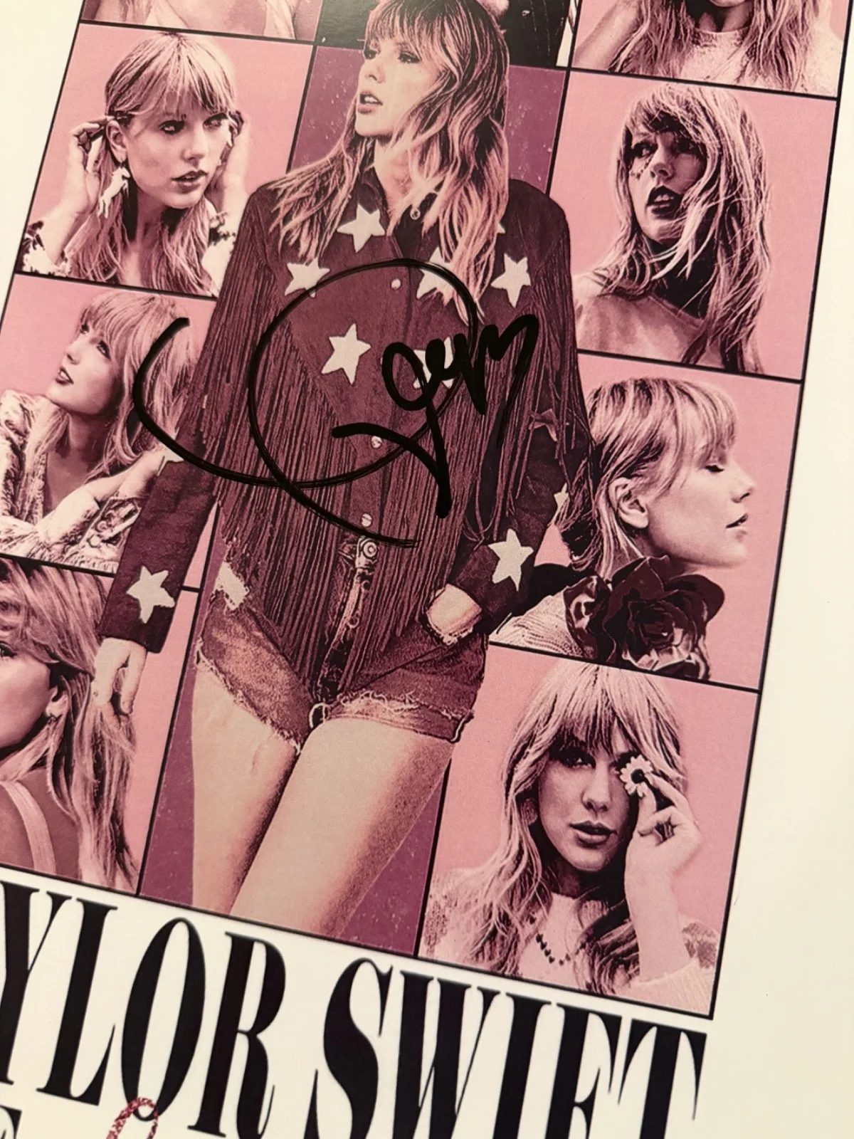 Taylor Swift — Taylor Swift – THE LOVERS TOUR Hand Signed Tour Poster 11x17 w/COA-Free Shipping, изображение 2